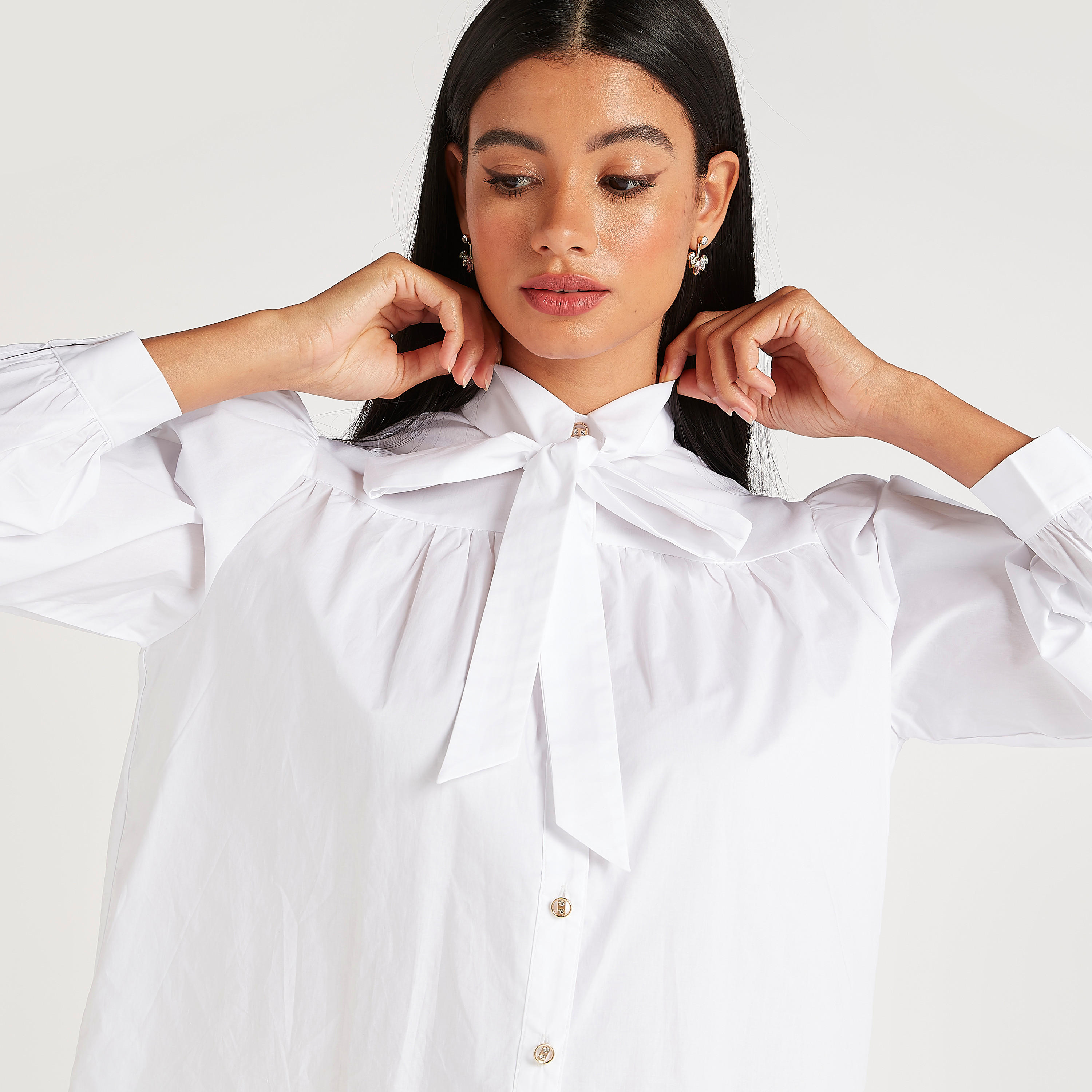 قميص سادة بياقة عادية وأكمام طويلة وياقة برباط-women-clothing-shirtsandblouses-shirts-image-4