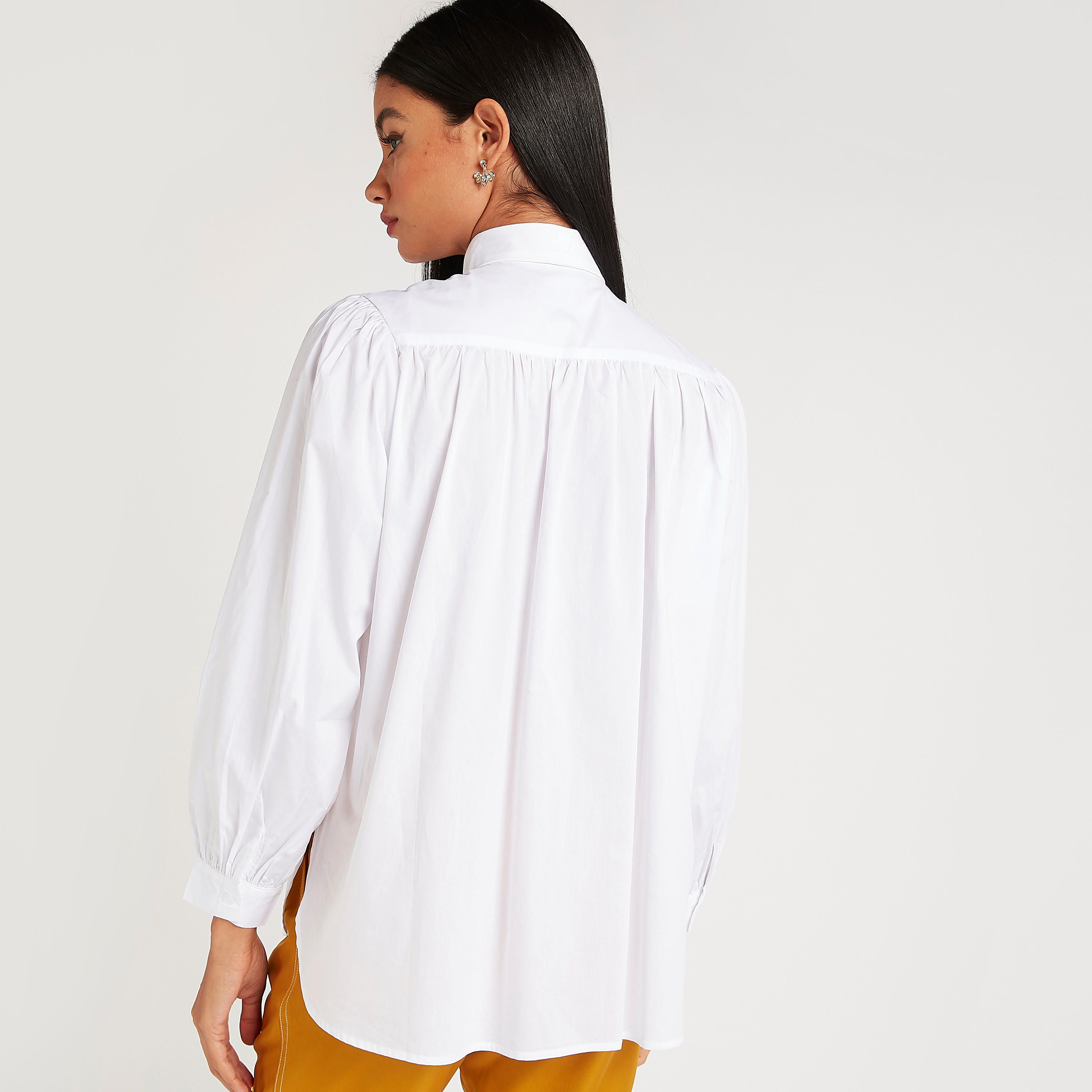 قميص سادة بياقة عادية وأكمام طويلة وياقة برباط-women-clothing-shirtsandblouses-shirts-image-3