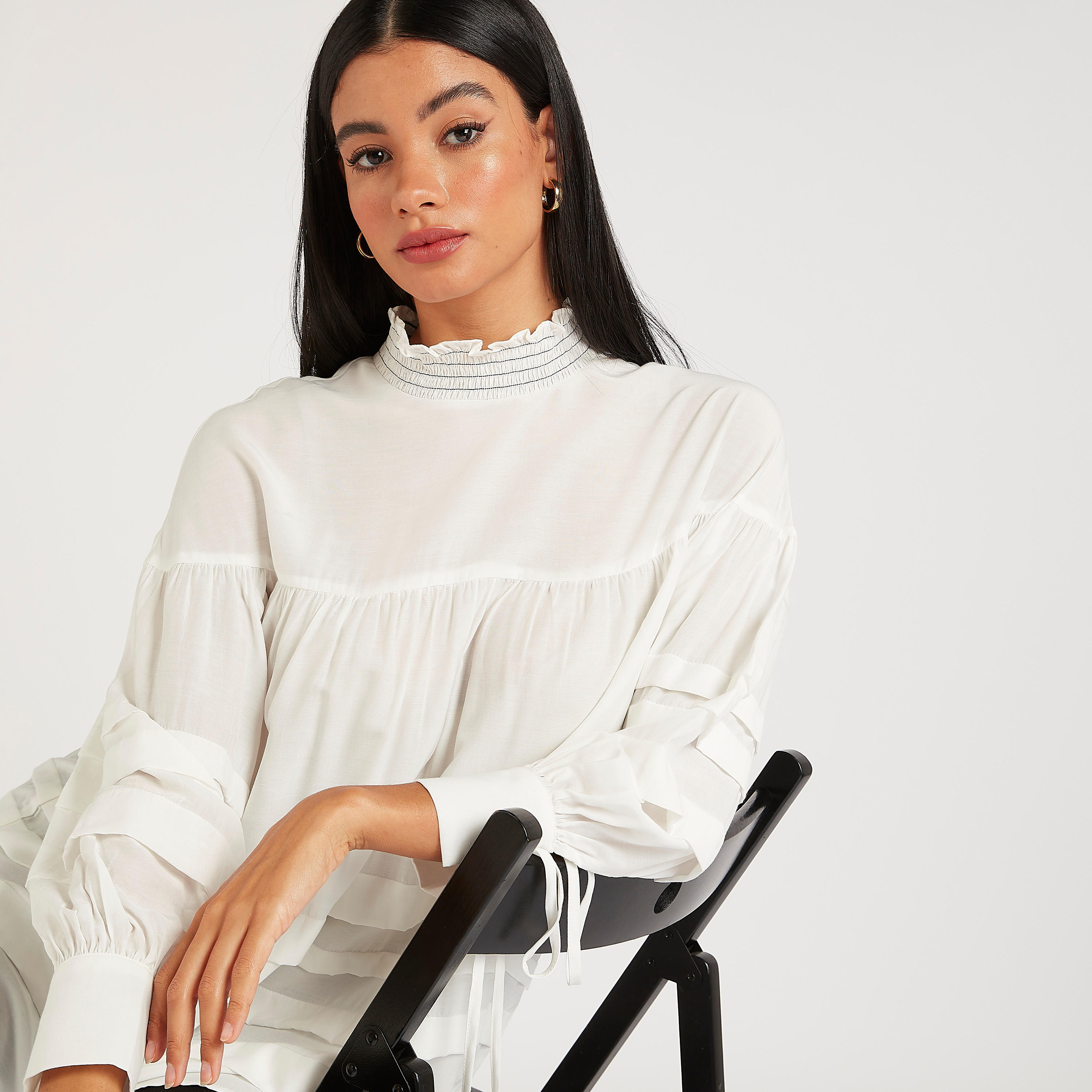 بلوزة واسعة بكشكشة مع ياقة عالية وأكمام طويلة من آيكونيك-women-clothing-shirtsandblouses-blouses-image-6
