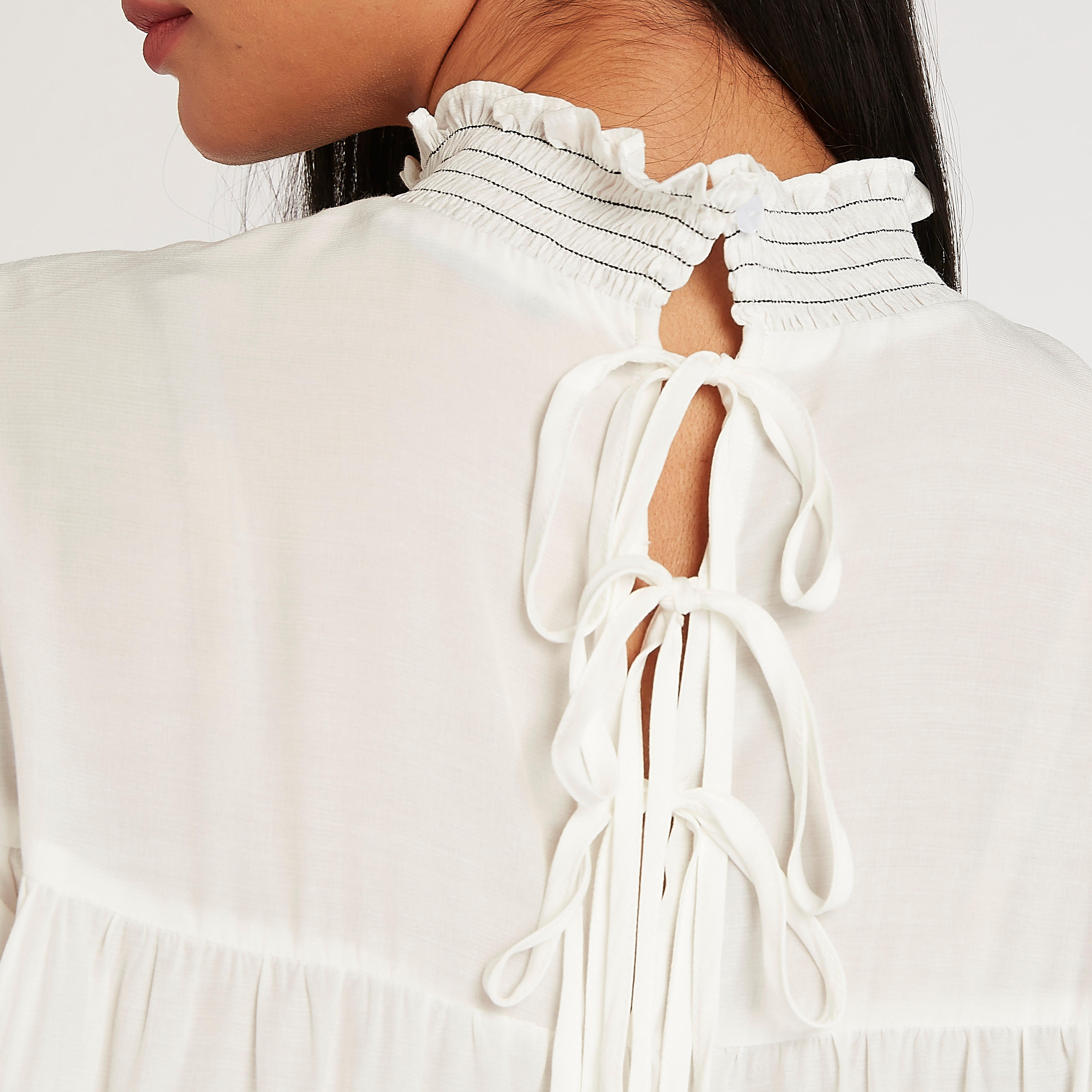 بلوزة واسعة بكشكشة مع ياقة عالية وأكمام طويلة من آيكونيك-women-clothing-shirtsandblouses-blouses-image-7
