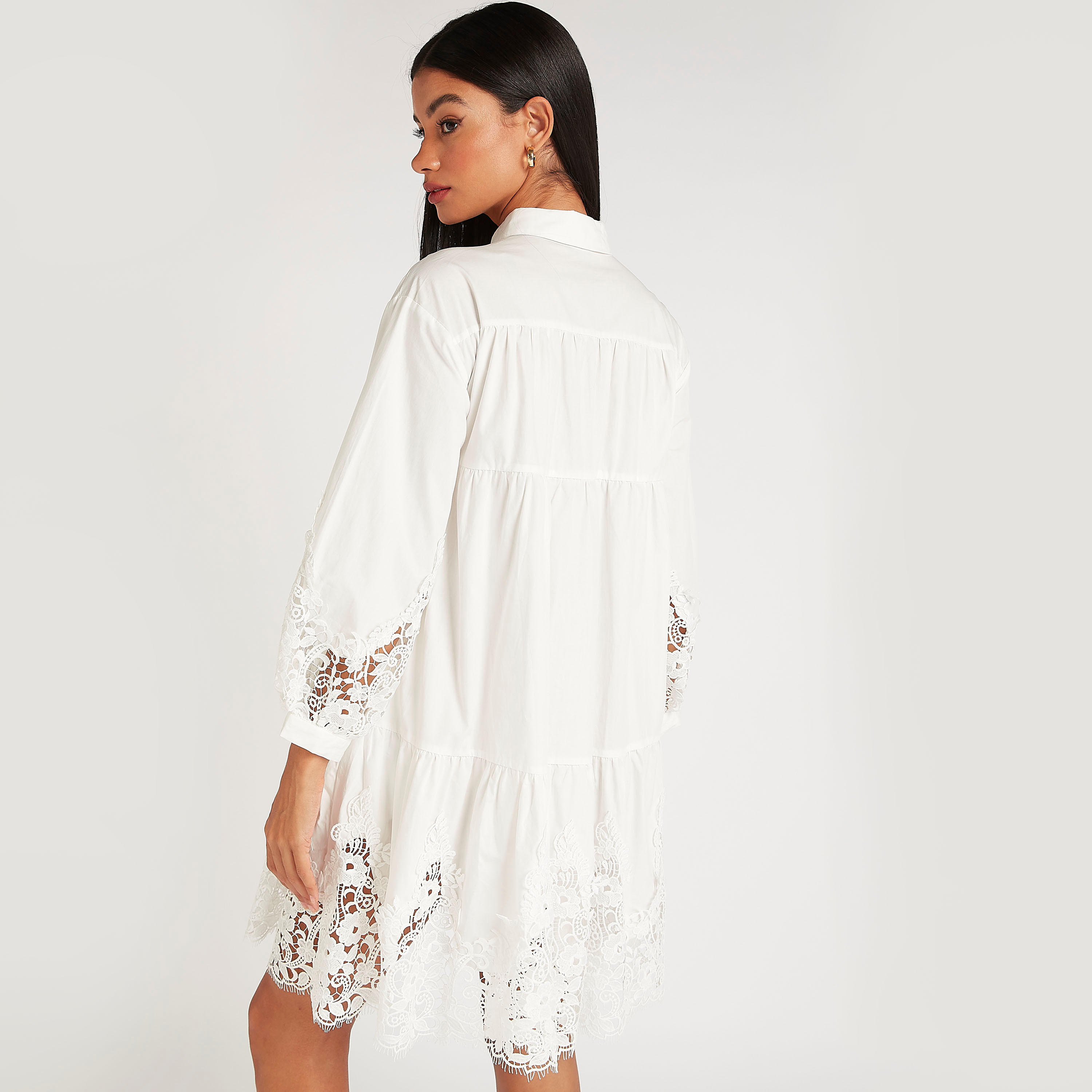 فستان قميص قصير مزين بالدانتيل بأكمام طويلة من آيكونك-women-clothing-dresses-image-4