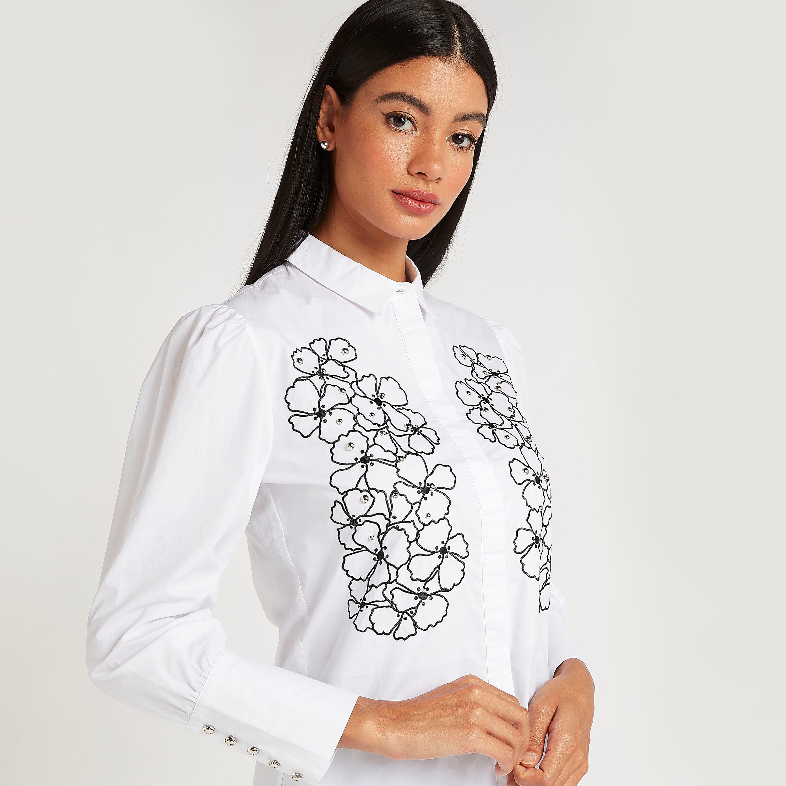 قميص مطرّز بأزهار مع ياقة عادية وأكمام طويلة من آيكونيك-women-clothing-shirtsandblouses-shirts-image-3