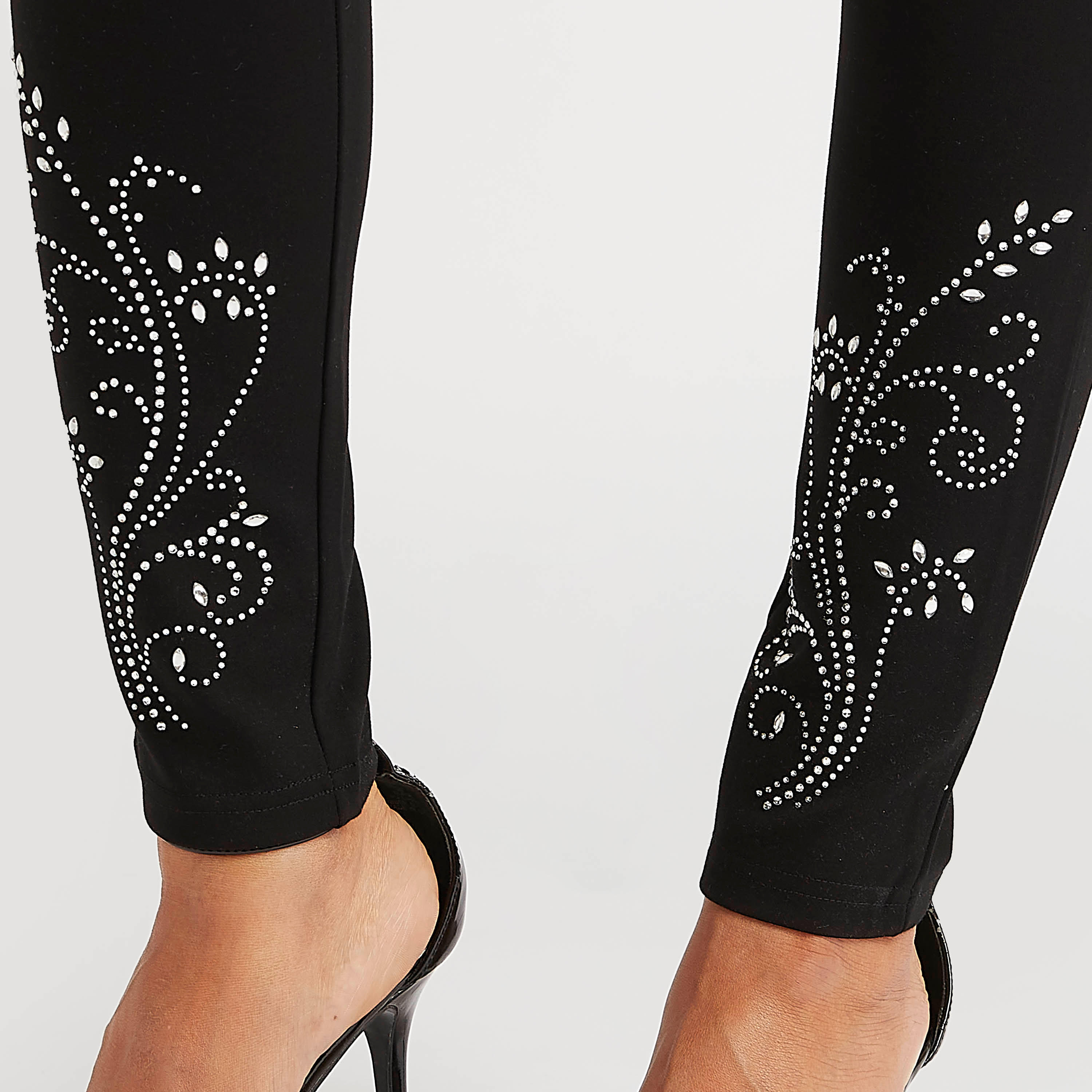 بنطلون ليقنز سادة بخصر مطاطي وتفاصيل مزينة من أيكونيك-women-clothing-bottoms-leggings-image-3