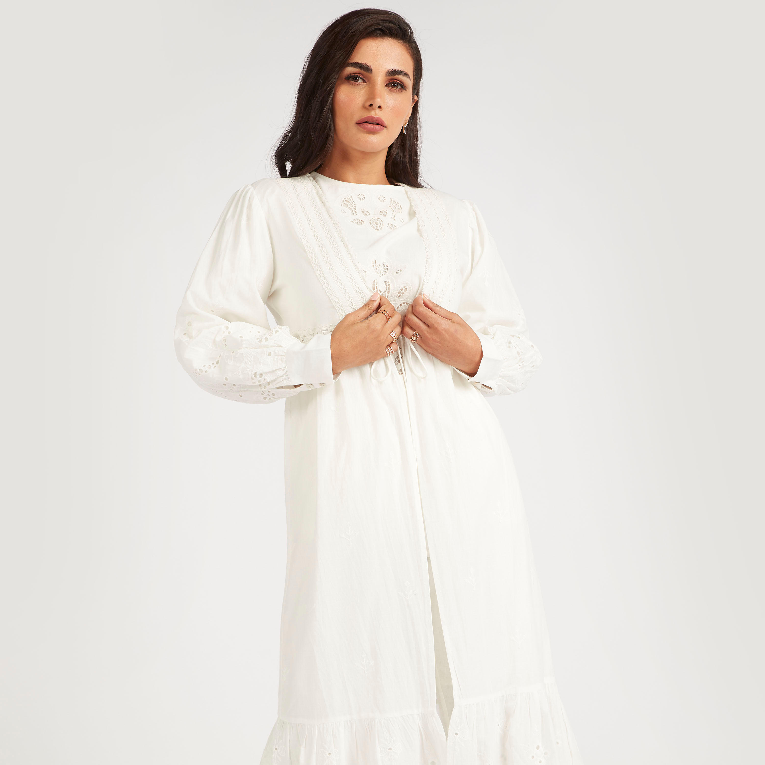 كيمونو طويل مطرّز بتفاصيل دانتيل من آيكونيك-women-clothing-shirtsandblouses-blouses-image-2