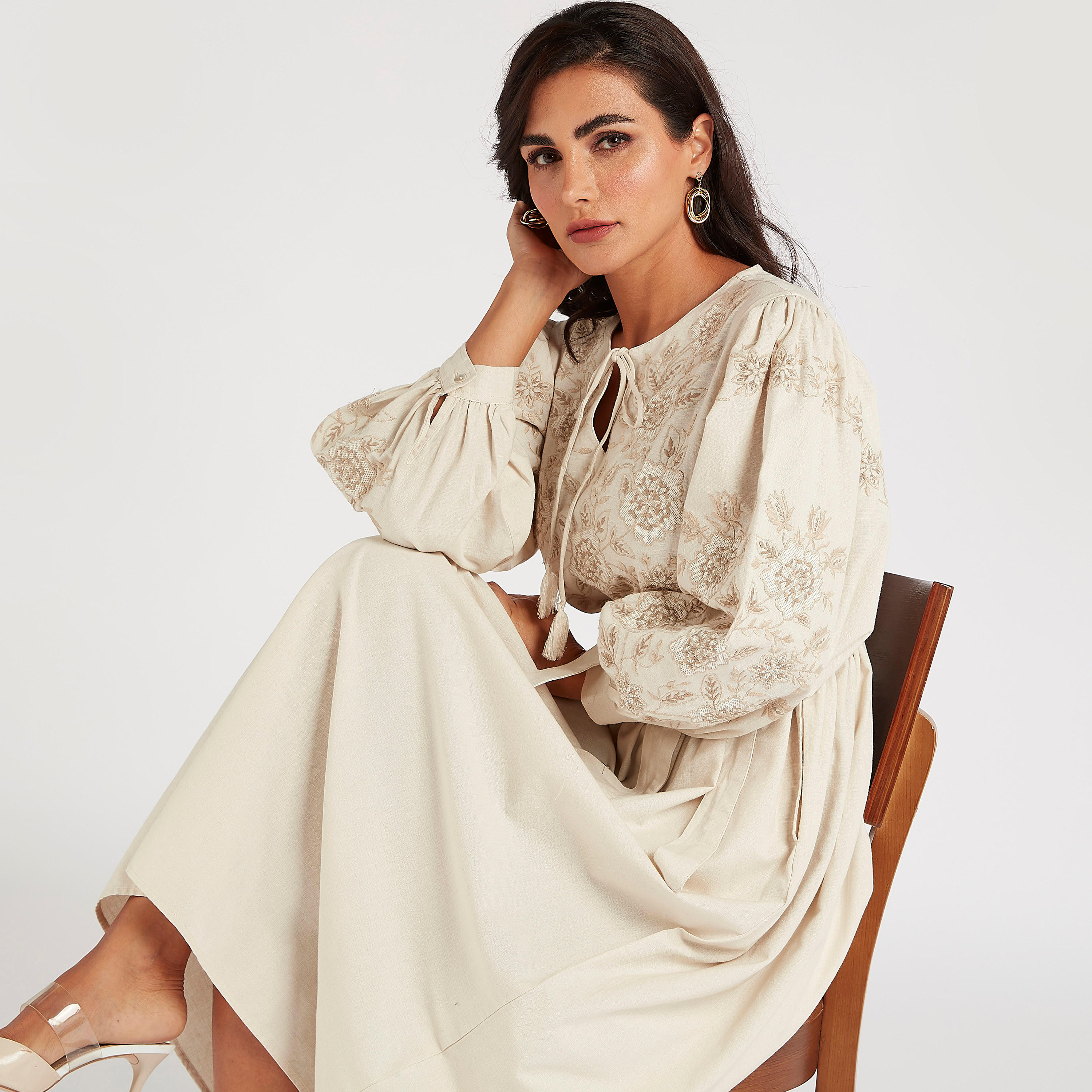 فستان ميدي إيه لاين بتطريز أزهار وحزام من آيكونيك-women-clothing-dresses-image-1