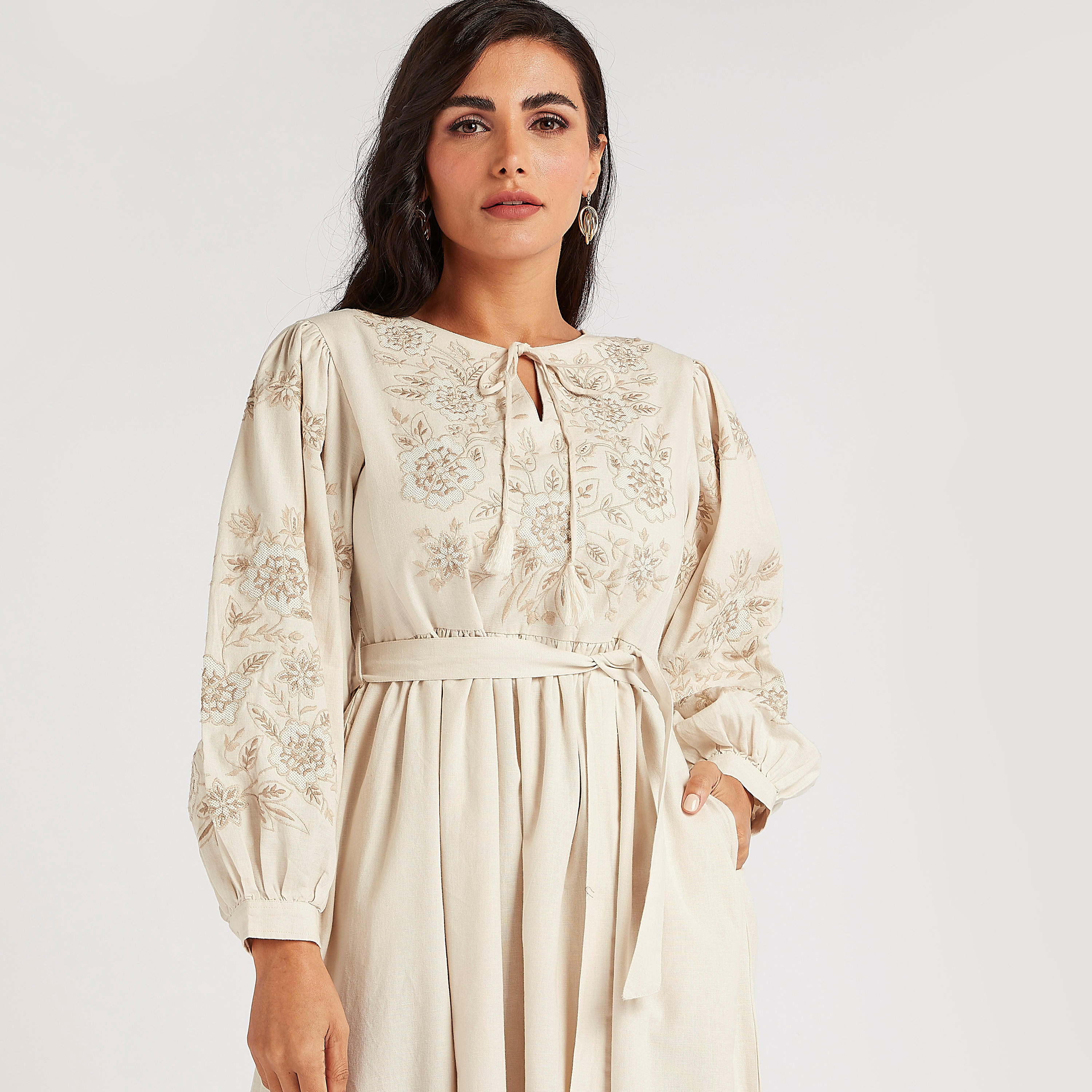 فستان ميدي إيه لاين بتطريز أزهار وحزام من آيكونيك-women-clothing-dresses-image-5