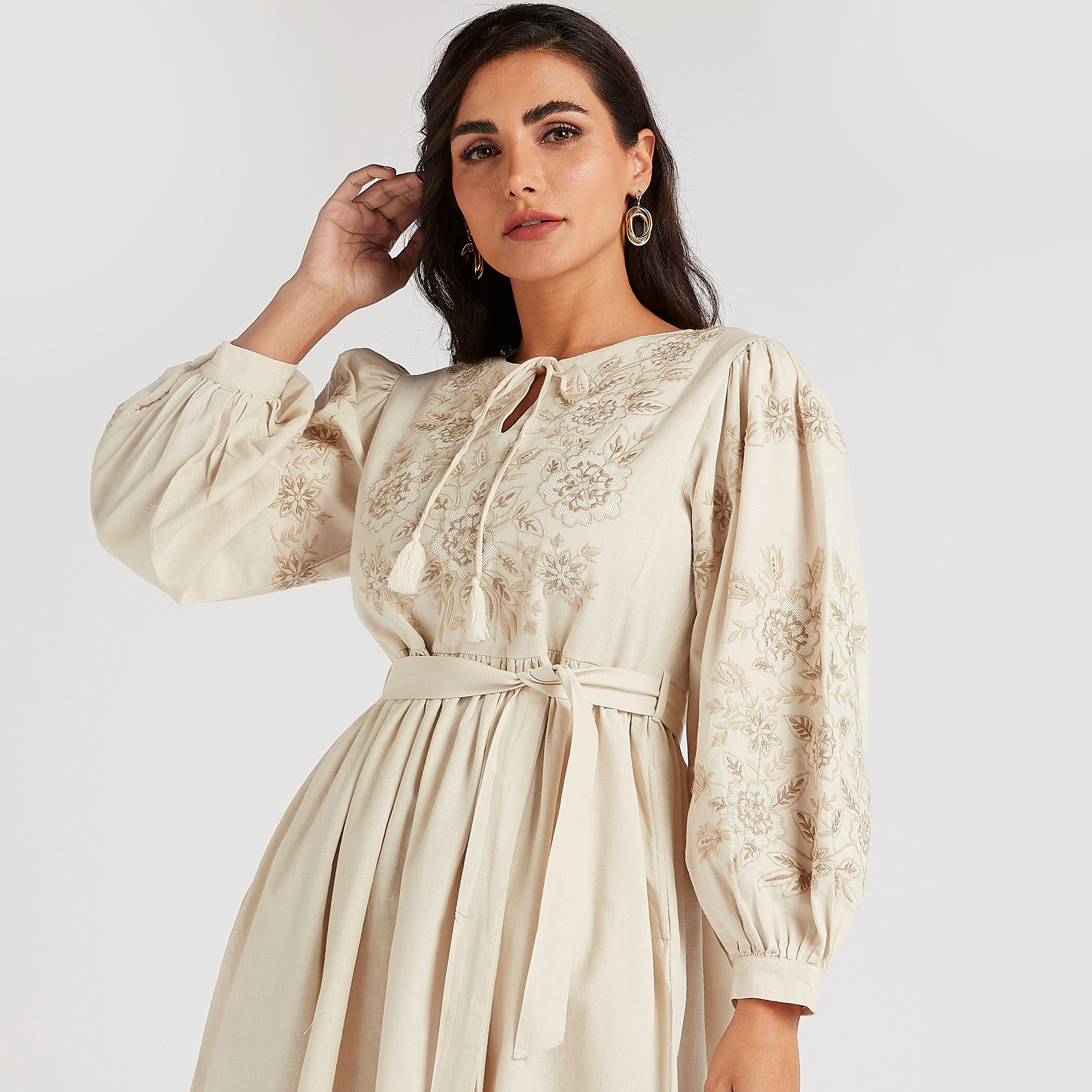 فستان ميدي إيه لاين بتطريز أزهار وحزام من آيكونيك-women-clothing-dresses-image-9