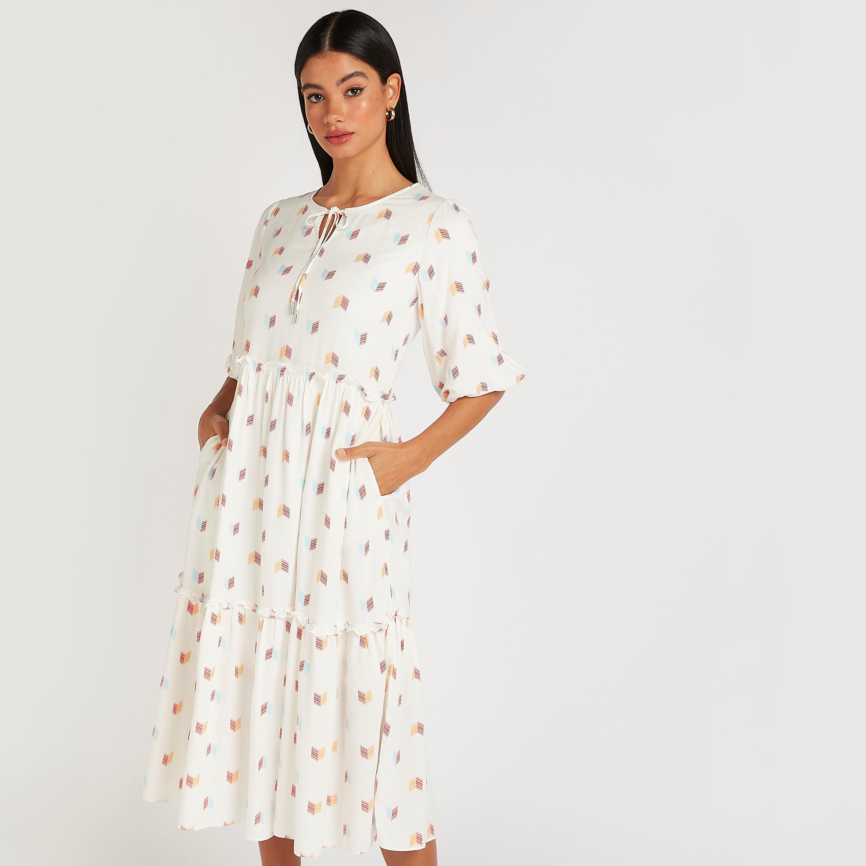 تونيك ميدي بطبقات متعدّدة وطبعات وربطة عنق وأكمام 3/4 من آيكونيك-women-clothing-shirtsandblouses-blouses-image-1