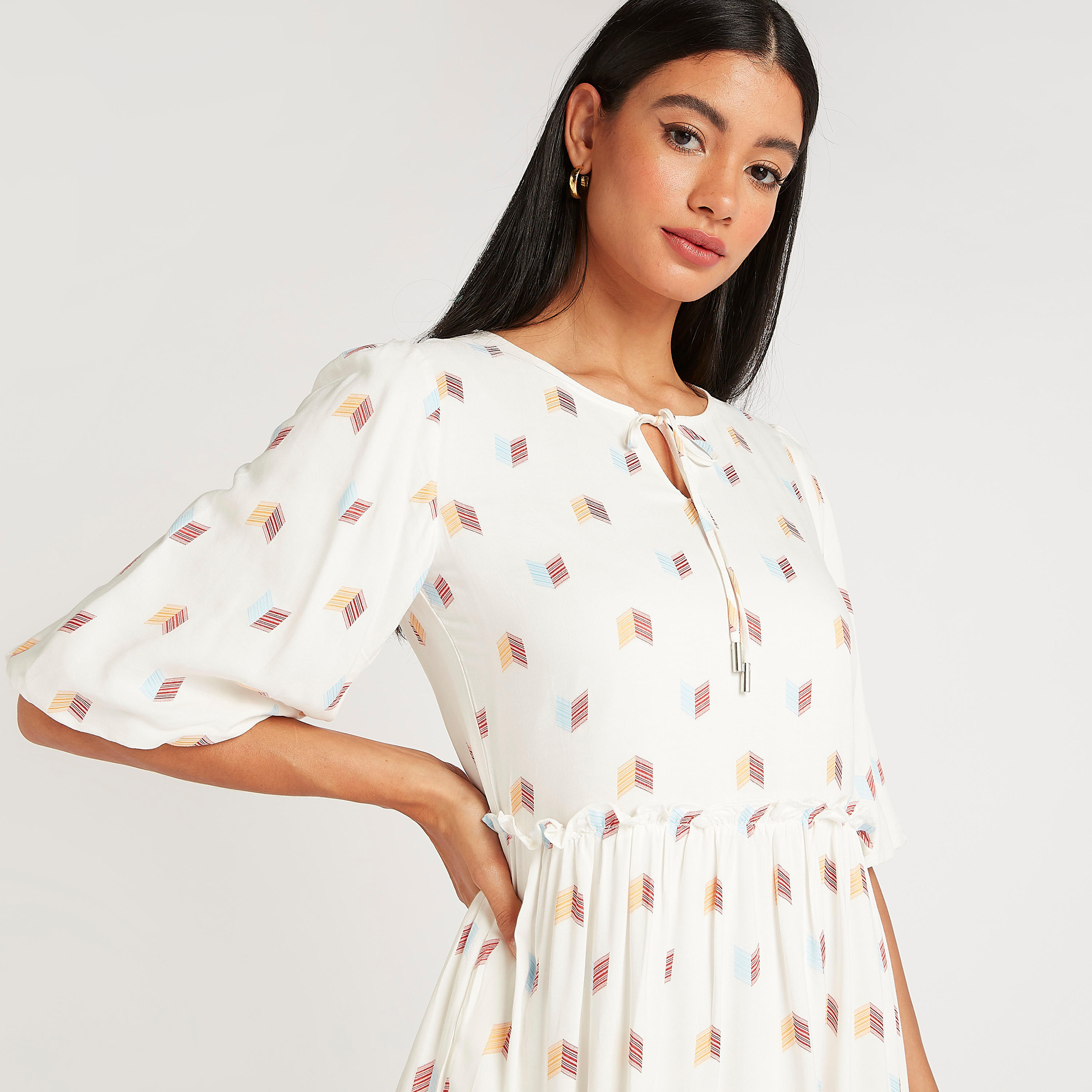 تونيك ميدي بطبقات متعدّدة وطبعات وربطة عنق وأكمام 3/4 من آيكونيك-women-clothing-shirtsandblouses-blouses-image-3