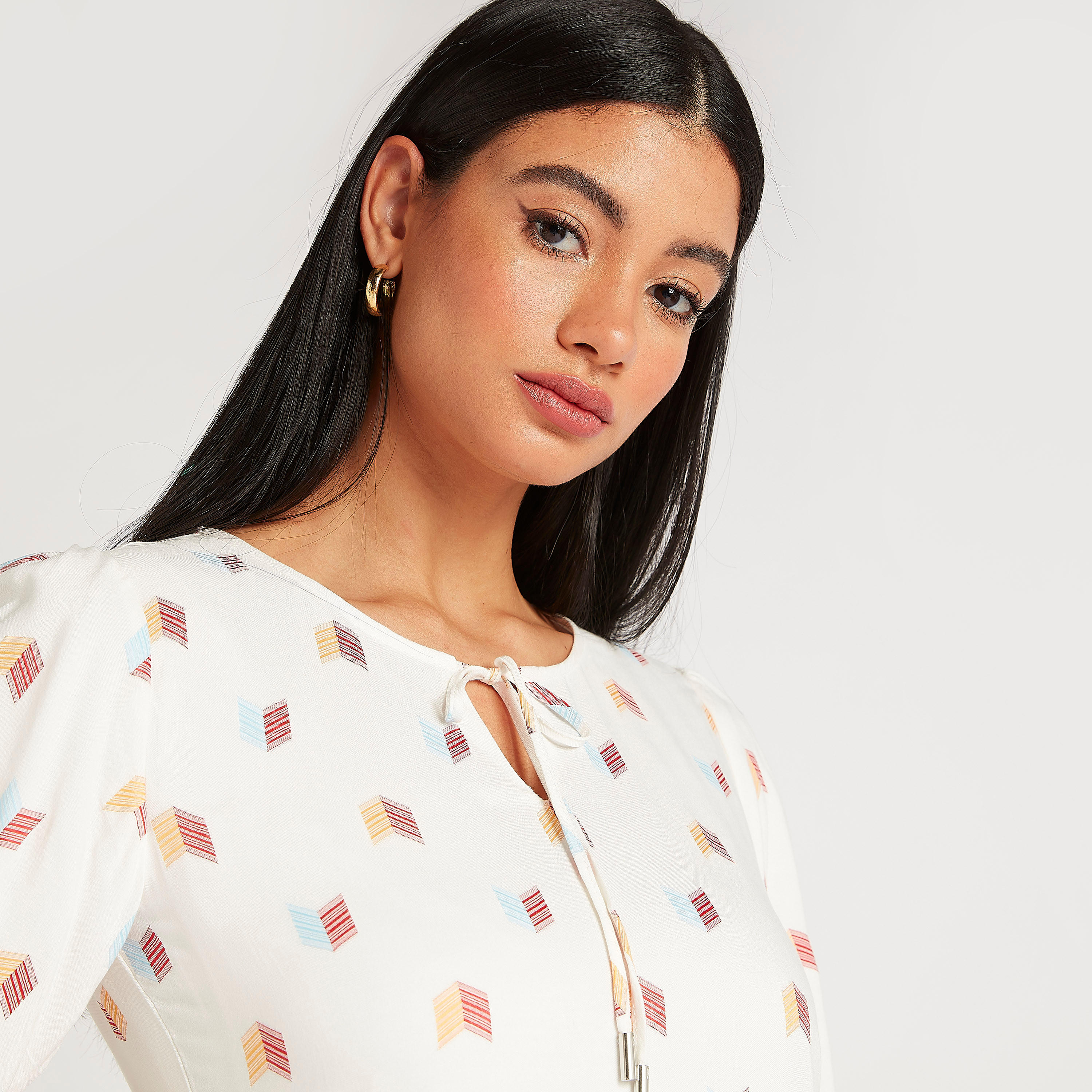تونيك ميدي بطبقات متعدّدة وطبعات وربطة عنق وأكمام 3/4 من آيكونيك-women-clothing-shirtsandblouses-blouses-image-7
