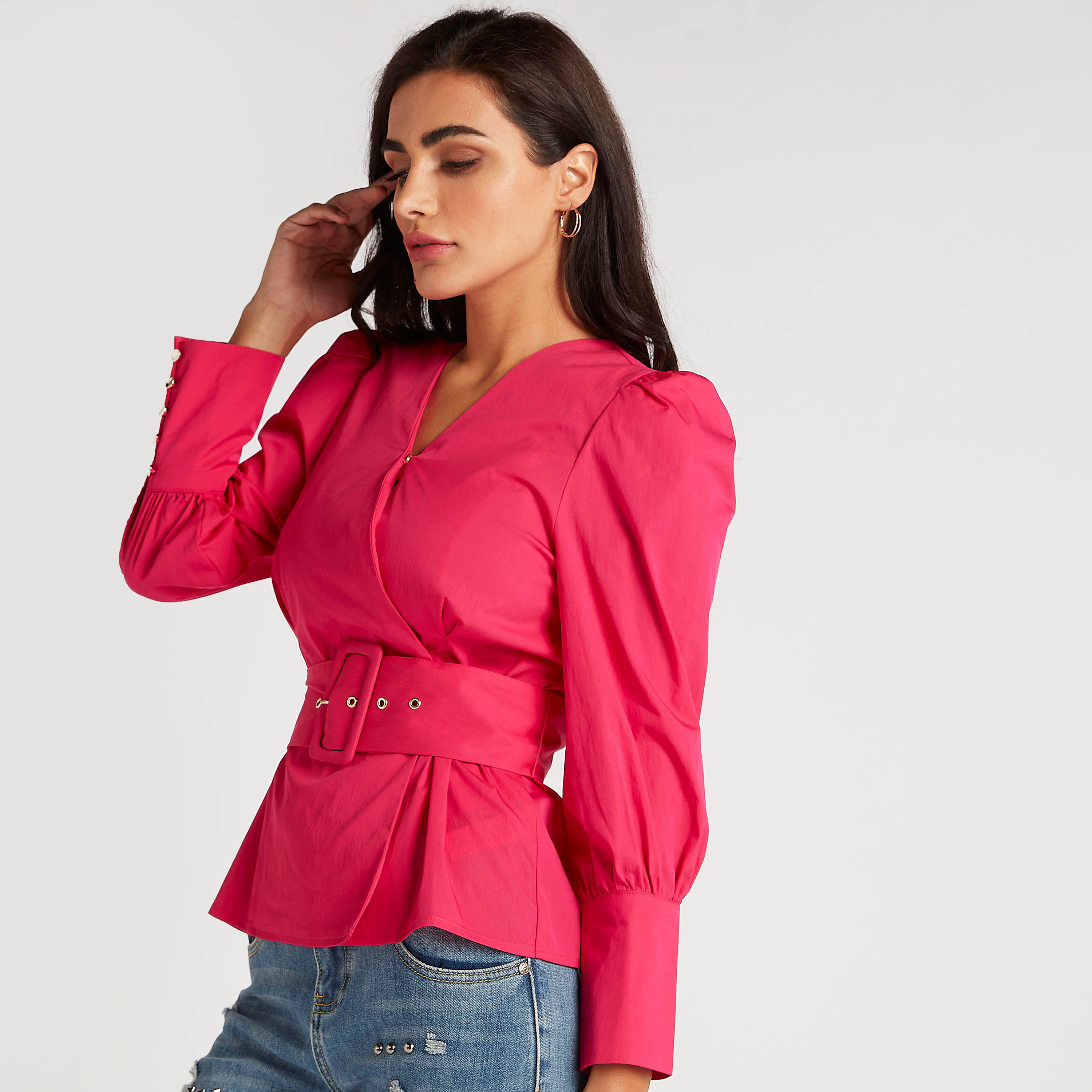 بلوزة بكشكشة من الخصر سادة بياقة V من آيكونيك-women-clothing-shirtsandblouses-blouses-image-1