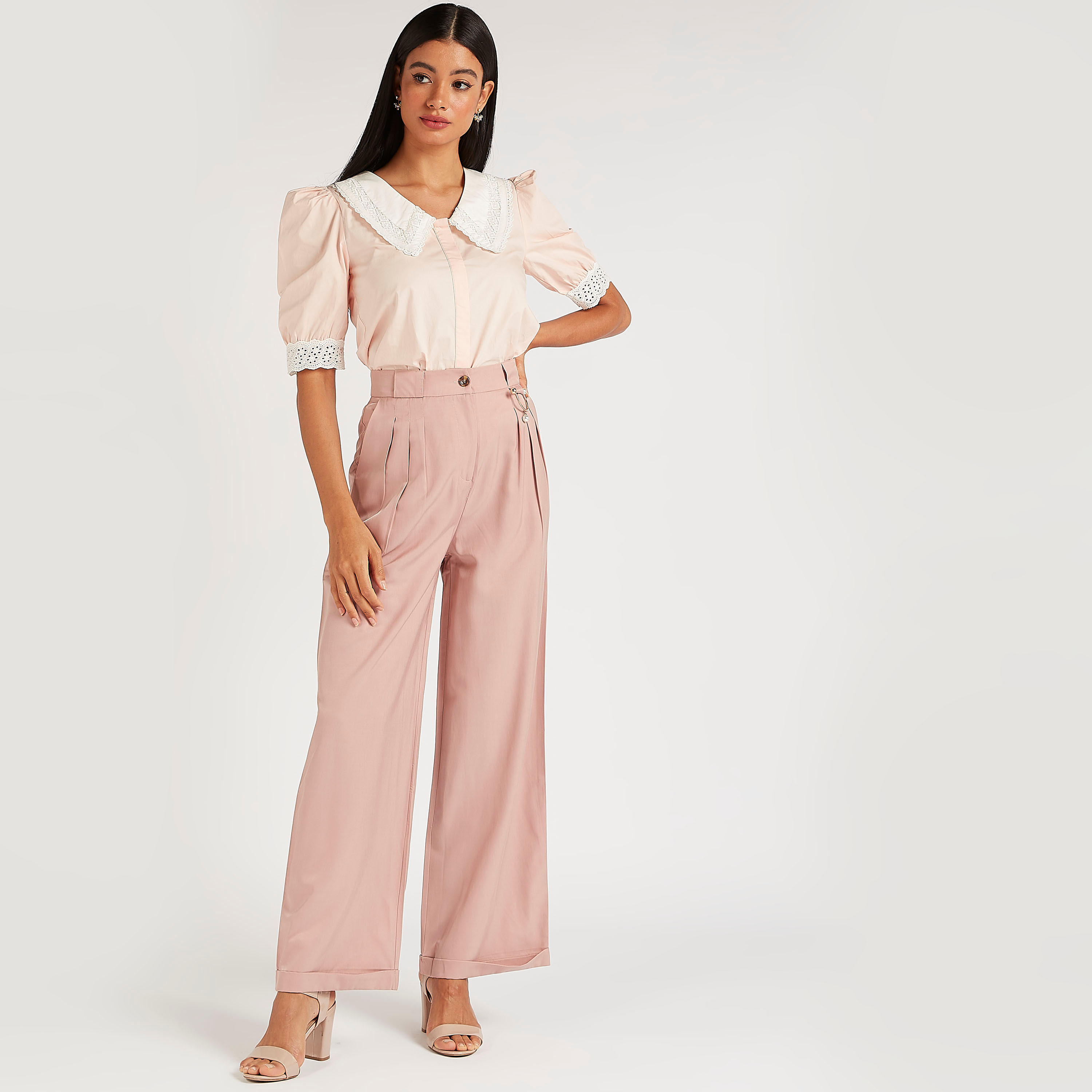 بلوزة بتفاصيل دانتيل وأكمام منفوخة وياقة بيتر بان من آيكونيك-women-clothing-shirtsandblouses-blouses-image-2