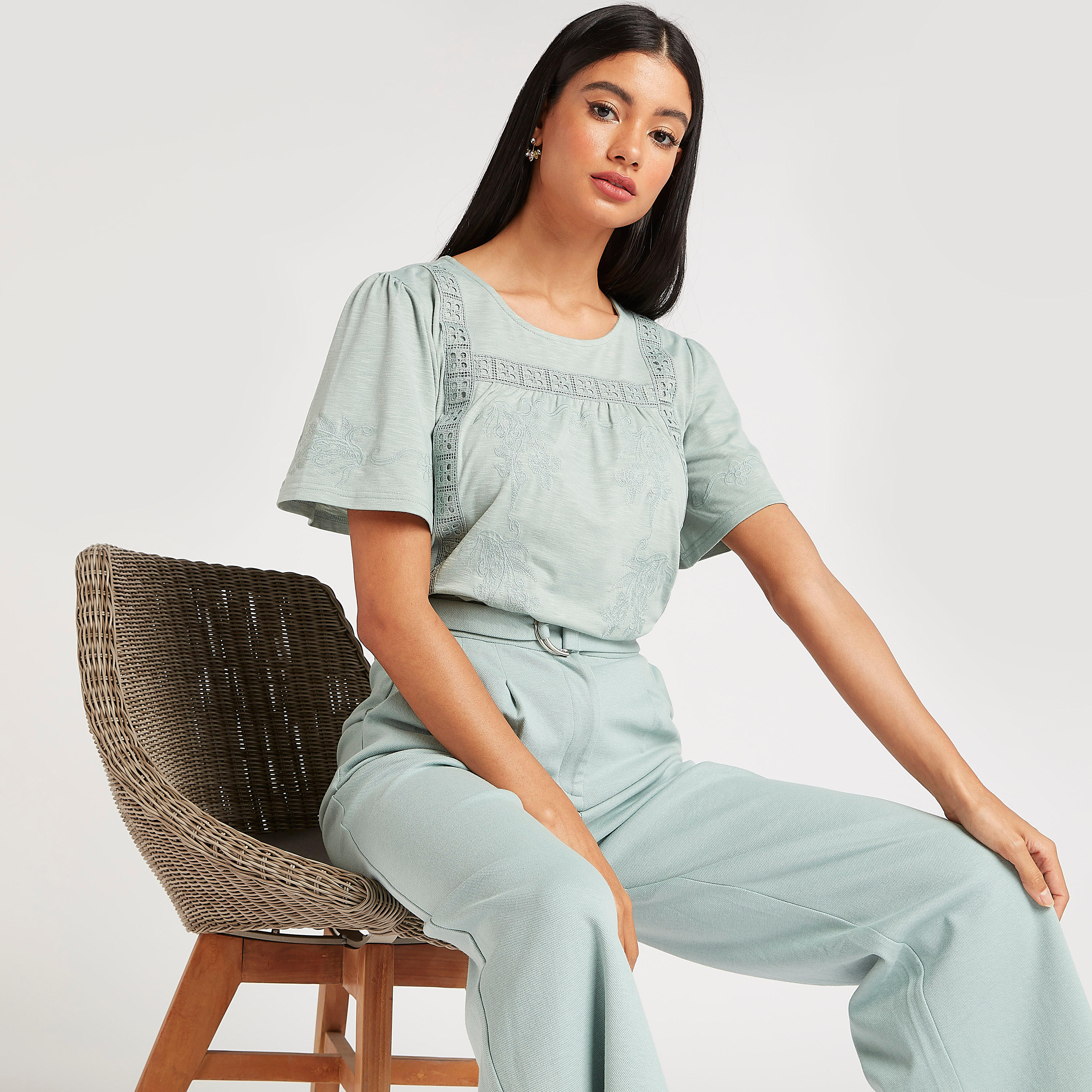 بلوزة مطرزة بياقة مستديرة وأكمام قصيرة-women-clothing-shirtsandblouses-blouses-image-6