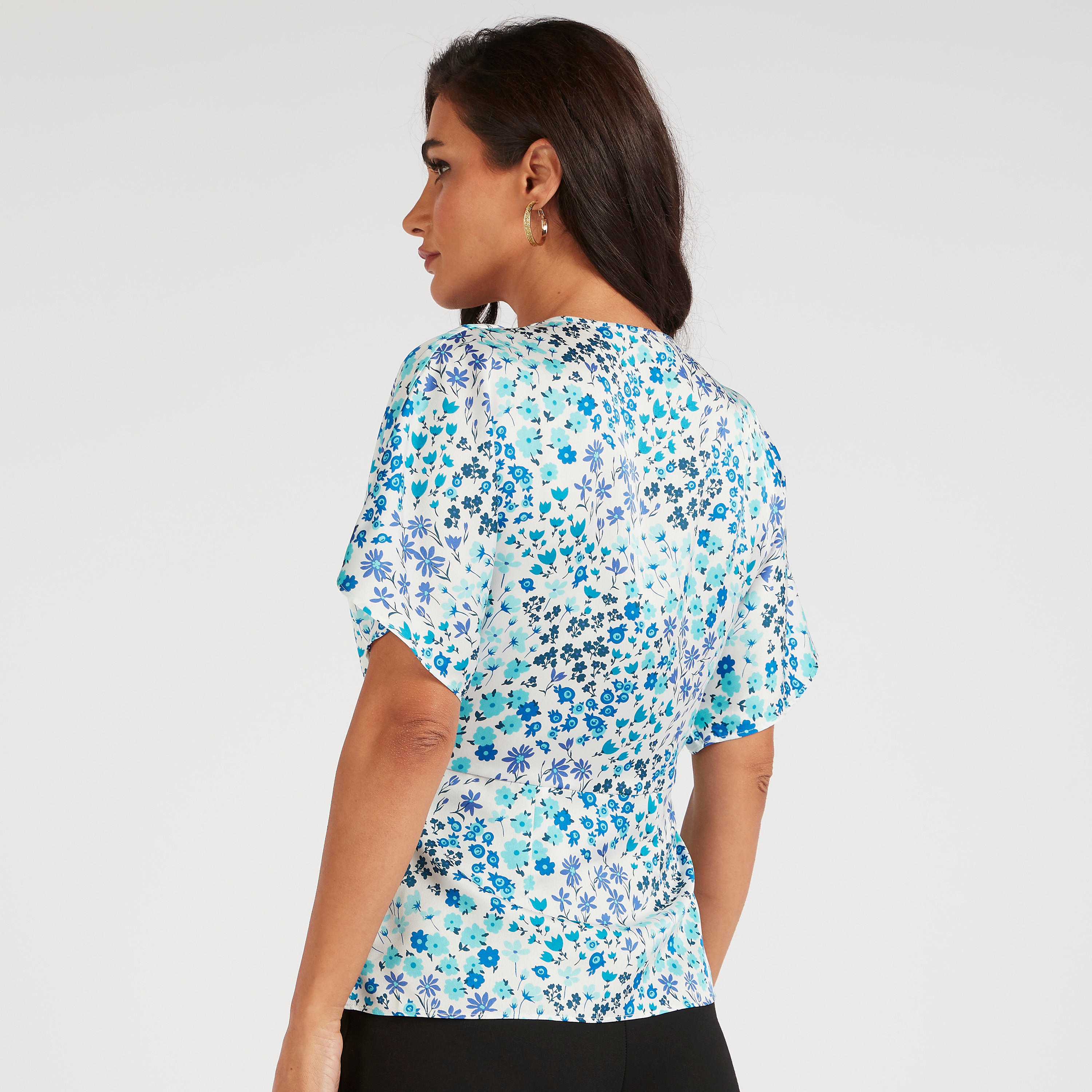 بلوزة ملفوفة بأكمام قصيرة وطبعات أزهار من آيكونيك-women-clothing-shirtsandblouses-blouses-image-4