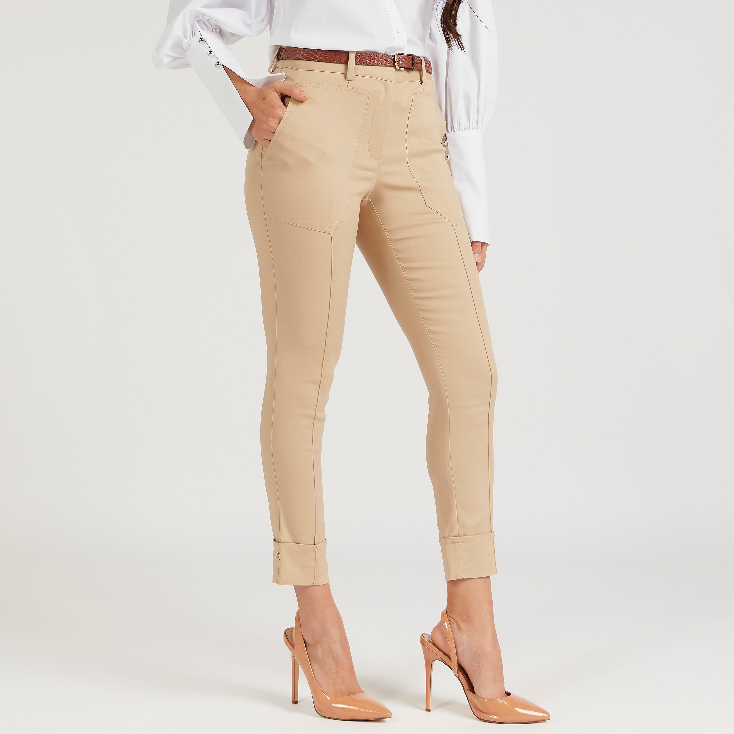 بنطلون بأشرطة وأطراف مطويّة وجيوب من آيكونيك-women-clothing-bottoms-trousers-image-1
