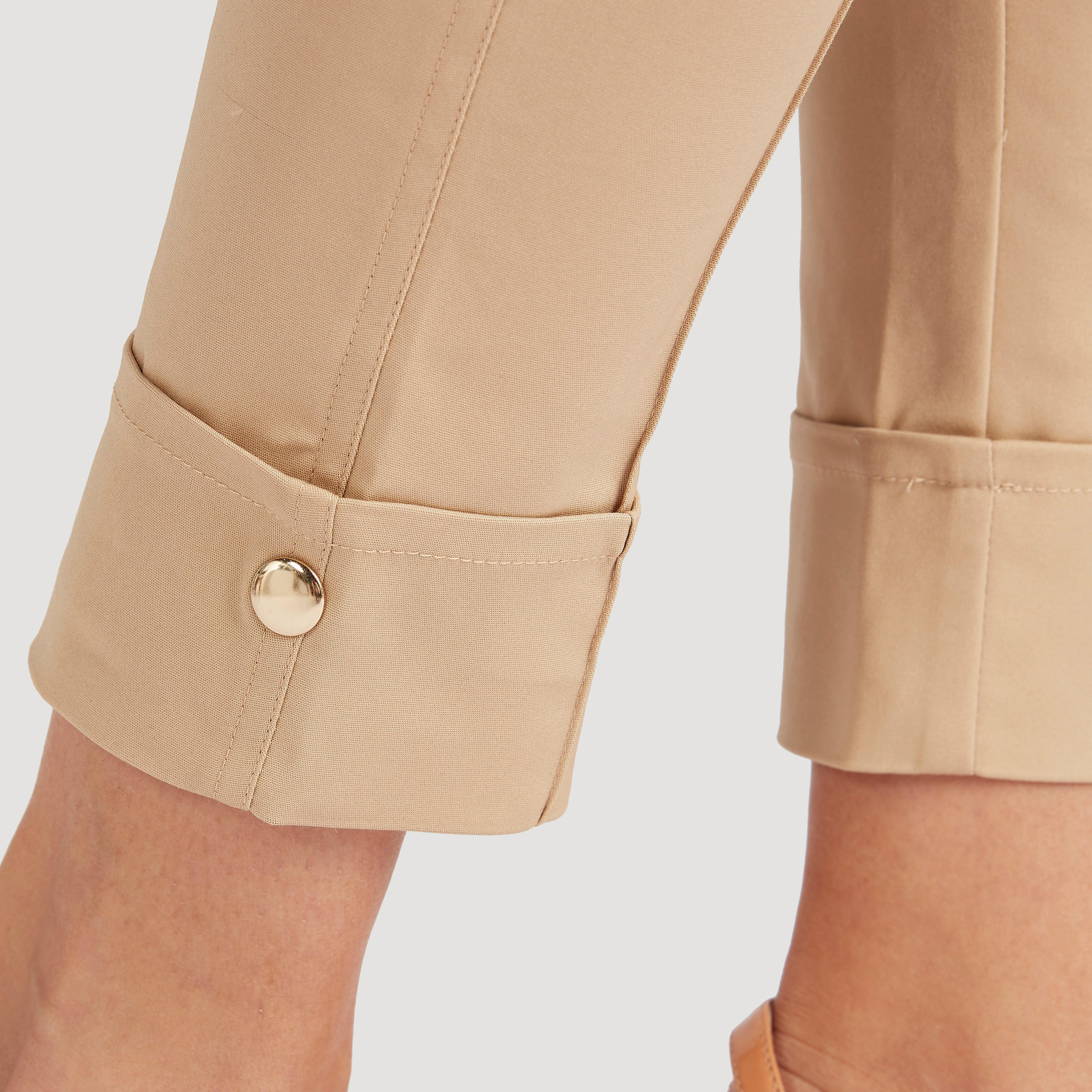 بنطلون بأشرطة وأطراف مطويّة وجيوب من آيكونيك-women-clothing-bottoms-trousers-image-5