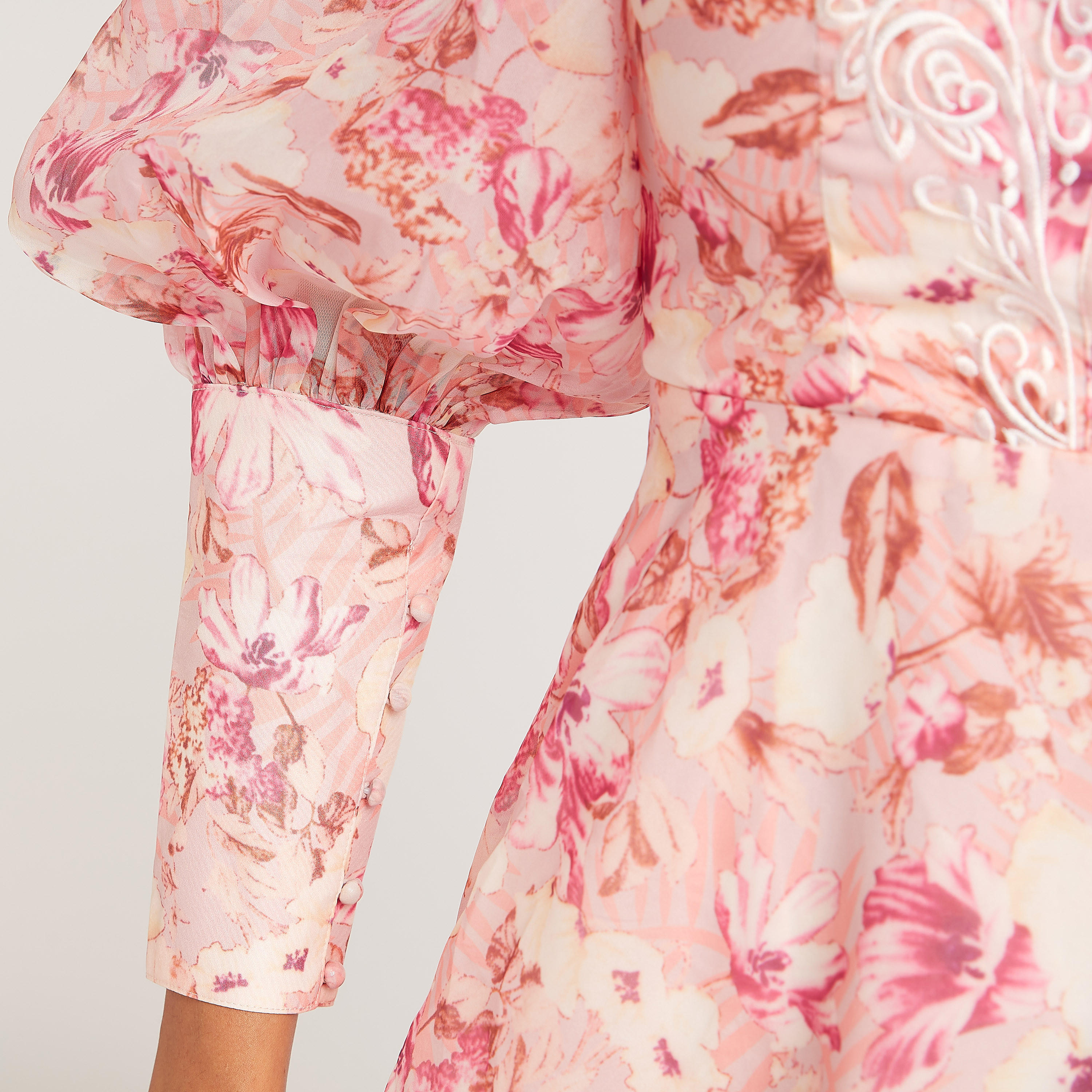 فستان إيه لاين طويل بياقة عالية وأكمام بيشوب وطبعات أزهار من آيكونيك-women-clothing-dresses-image-7