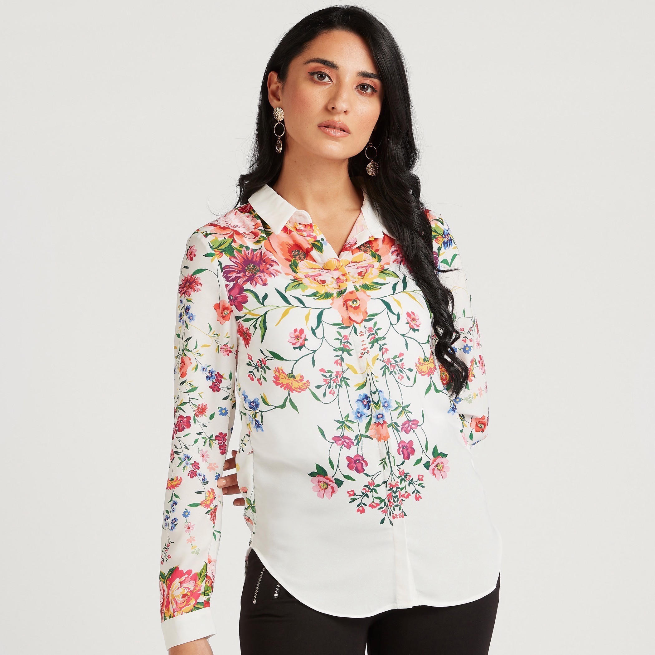 قميص بأكمام طويلة وطبعات زهرية من آيكونيك-women-clothing-shirtsandblouses-shirts-image-1