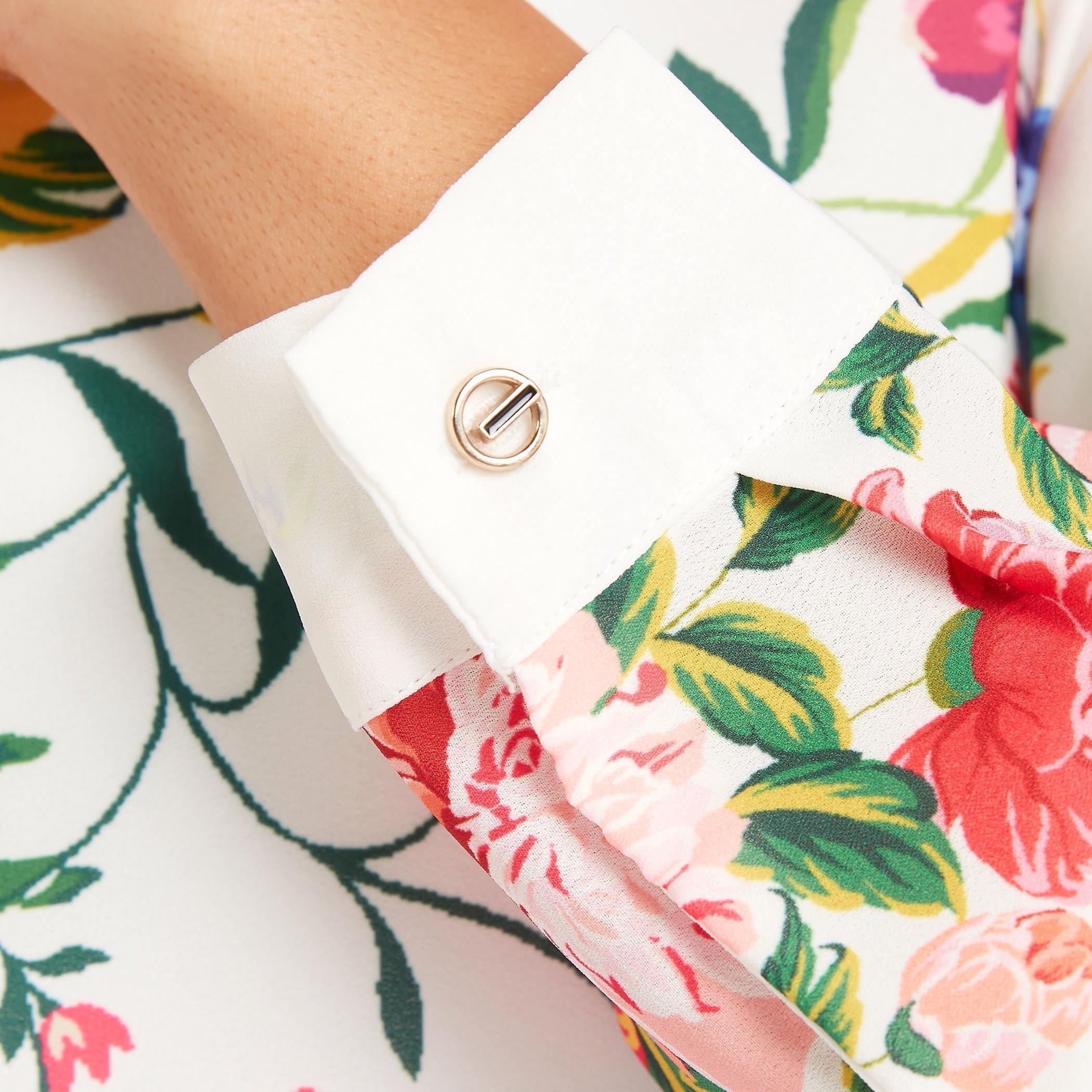 قميص بأكمام طويلة وطبعات زهرية من آيكونيك-women-clothing-shirtsandblouses-shirts-image-5