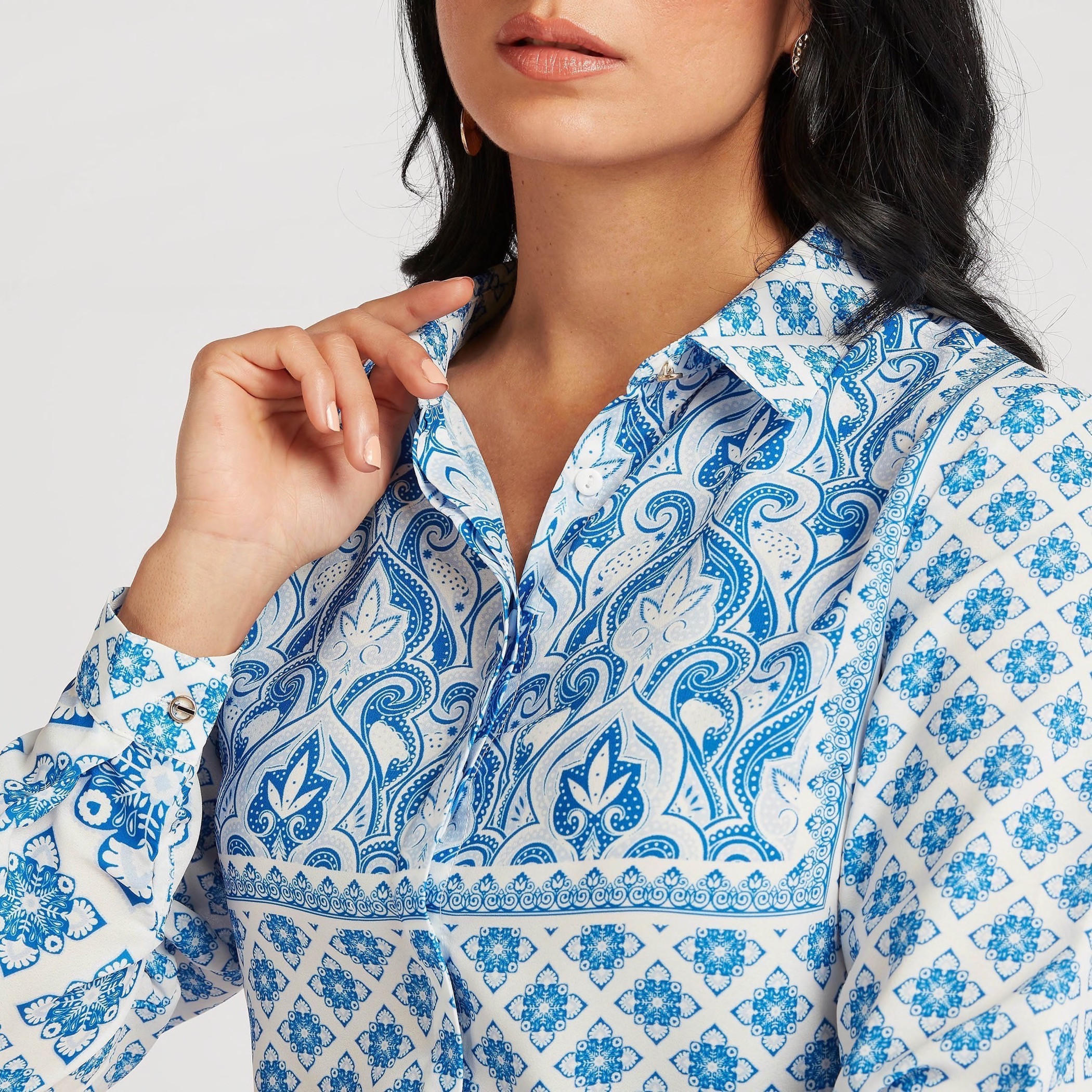 قميص بأكمام طويلة وطبعات من آيكونيك-women-clothing-shirtsandblouses-shirts-image-4