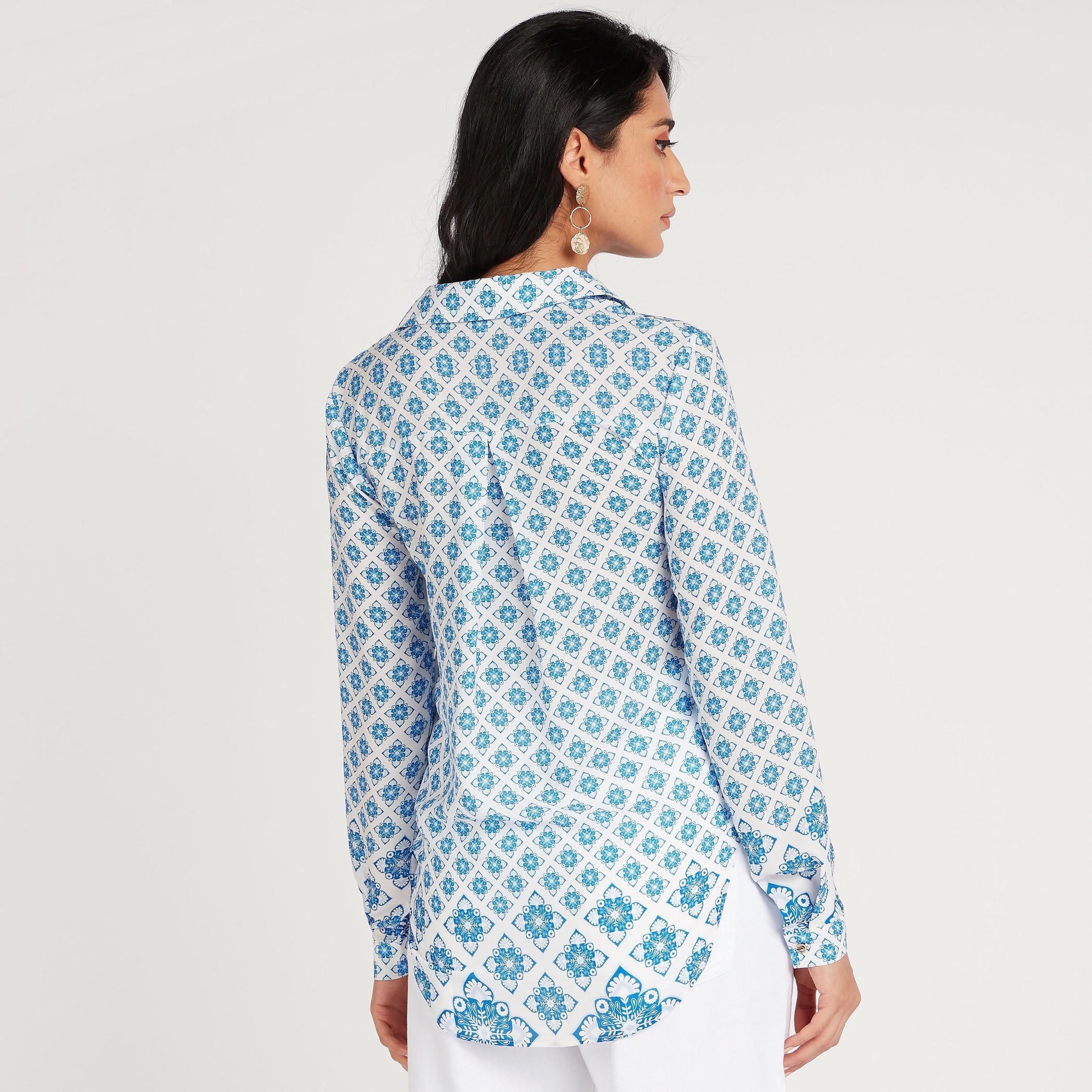 قميص بأكمام طويلة وطبعات من آيكونيك-women-clothing-shirtsandblouses-shirts-image-5