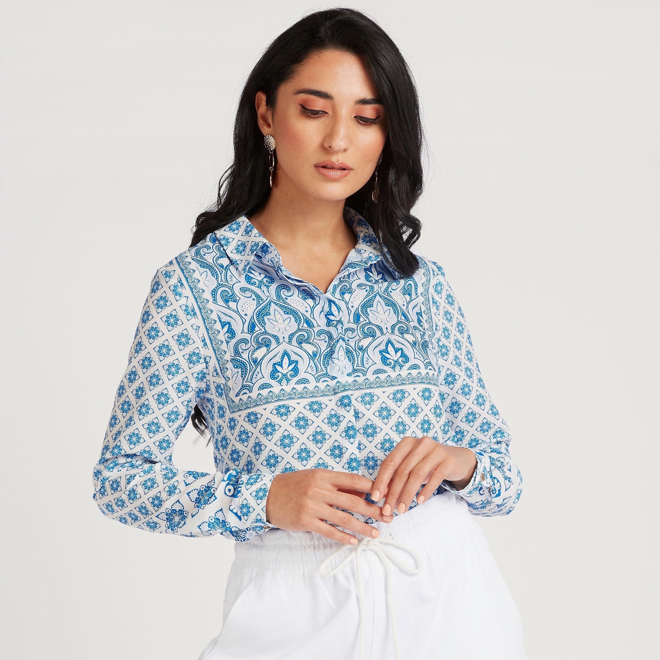 قميص بأكمام طويلة وطبعات من آيكونيك-women-clothing-shirtsandblouses-shirts-image-7