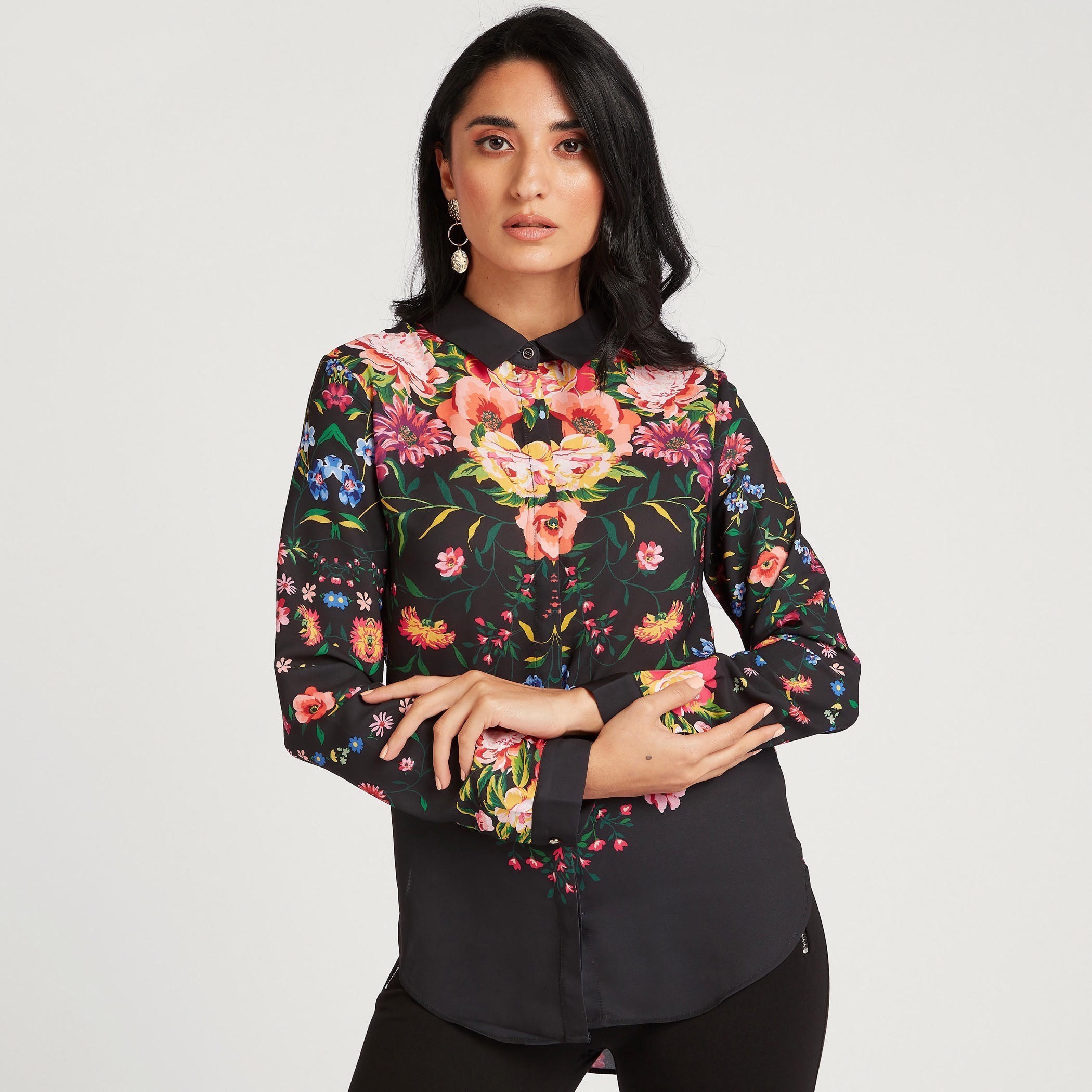 قميص بأكمام طويلة وطبعات زهرية من آيكونيك-women-clothing-shirtsandblouses-shirts-image-1