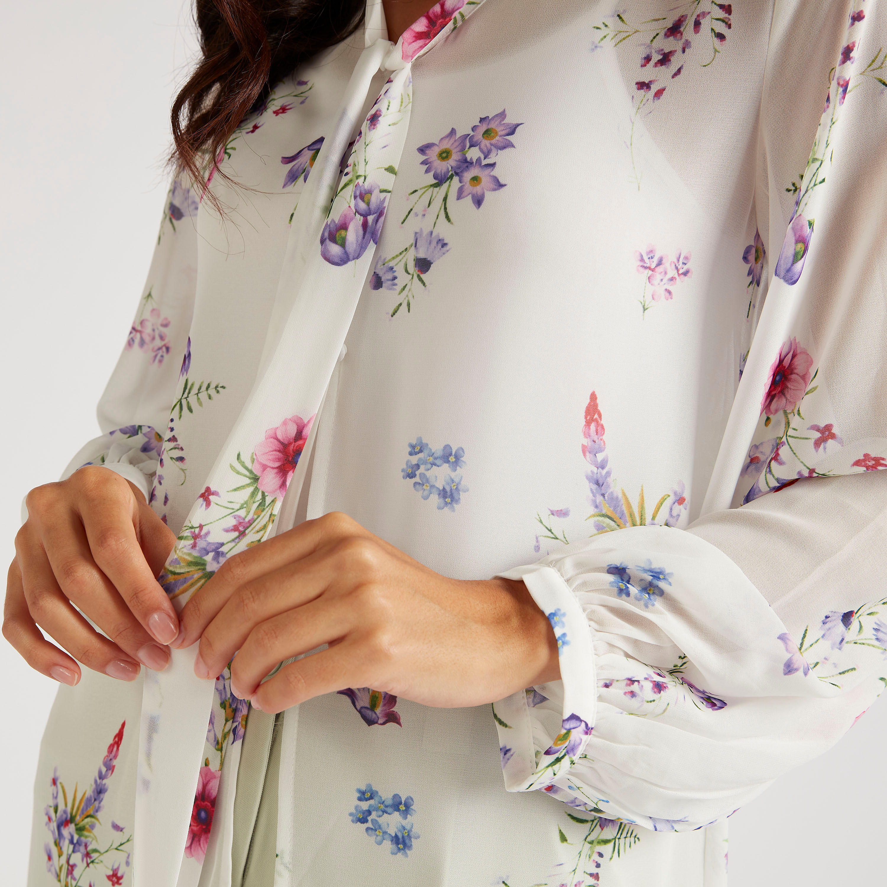 سترة طويلة بطبعات أزهار وربطة عنق من آيكونيك-women-winterwear-cardigansandjumpers-cardigans-image-3