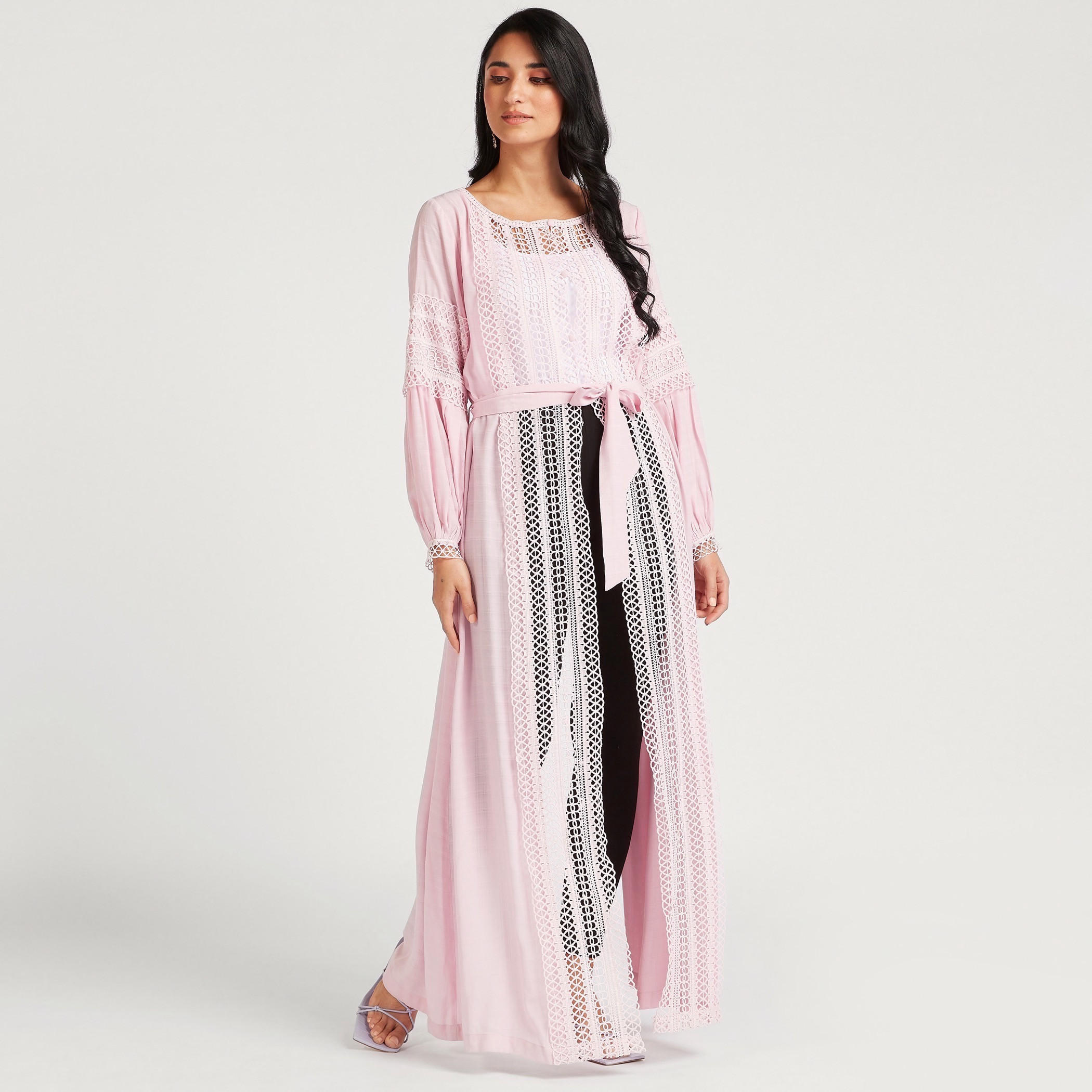 سترة طويلة بأكمام طويلة وحزام رباط وزينة دانتيل من آيكونيك-women-clothing-shirtsandblouses-blouses-image-2