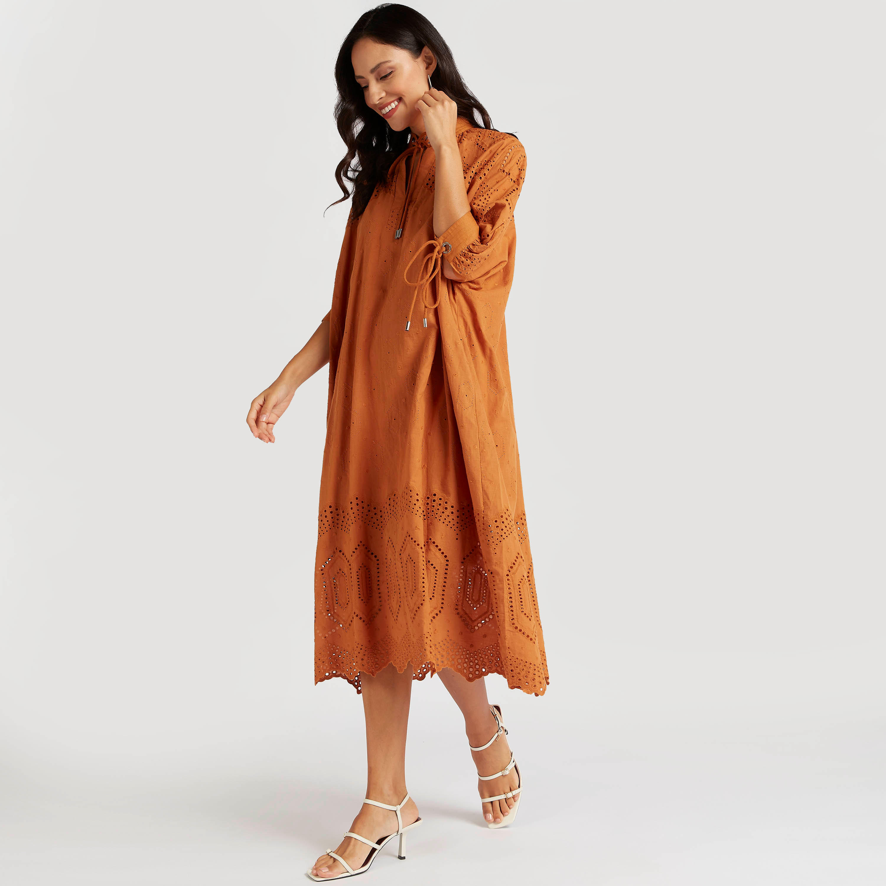 فستان ميدي مطرّز بجيوب وأربطة من آيكونيك-women-clothing-dresses-image-2