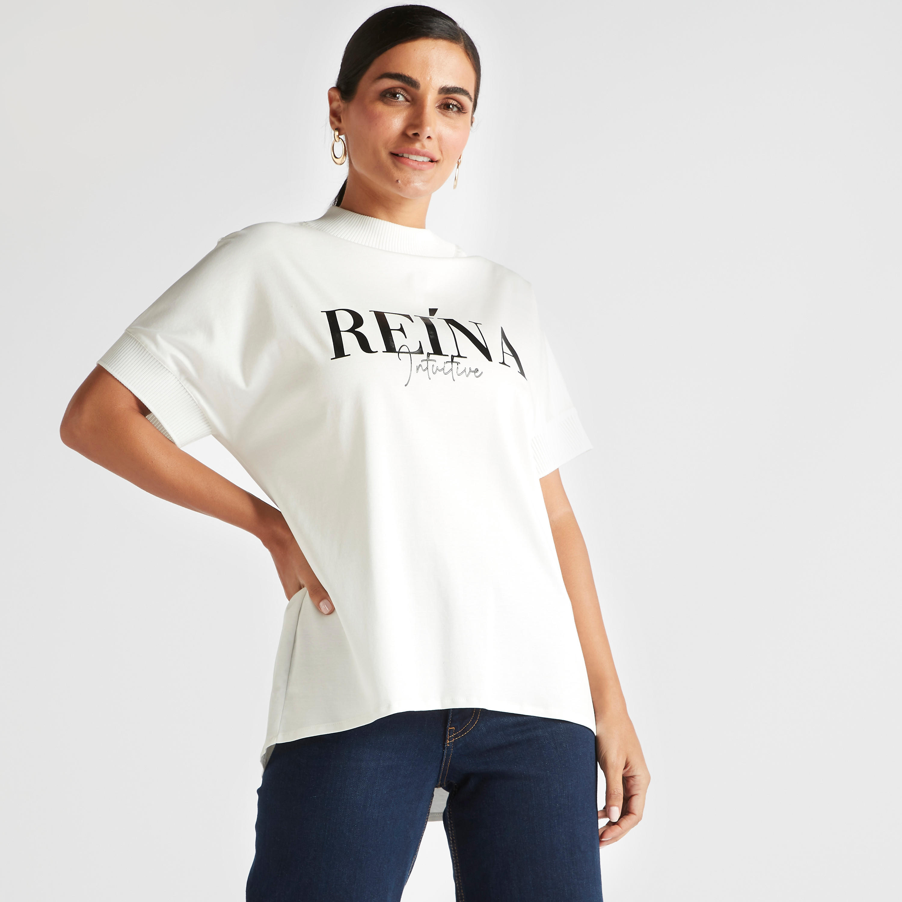 تيشيرت بياقة ضيّقة وأكمام قصيرة وطبعات من آيكونيك-women-clothing-tshirts-image-5