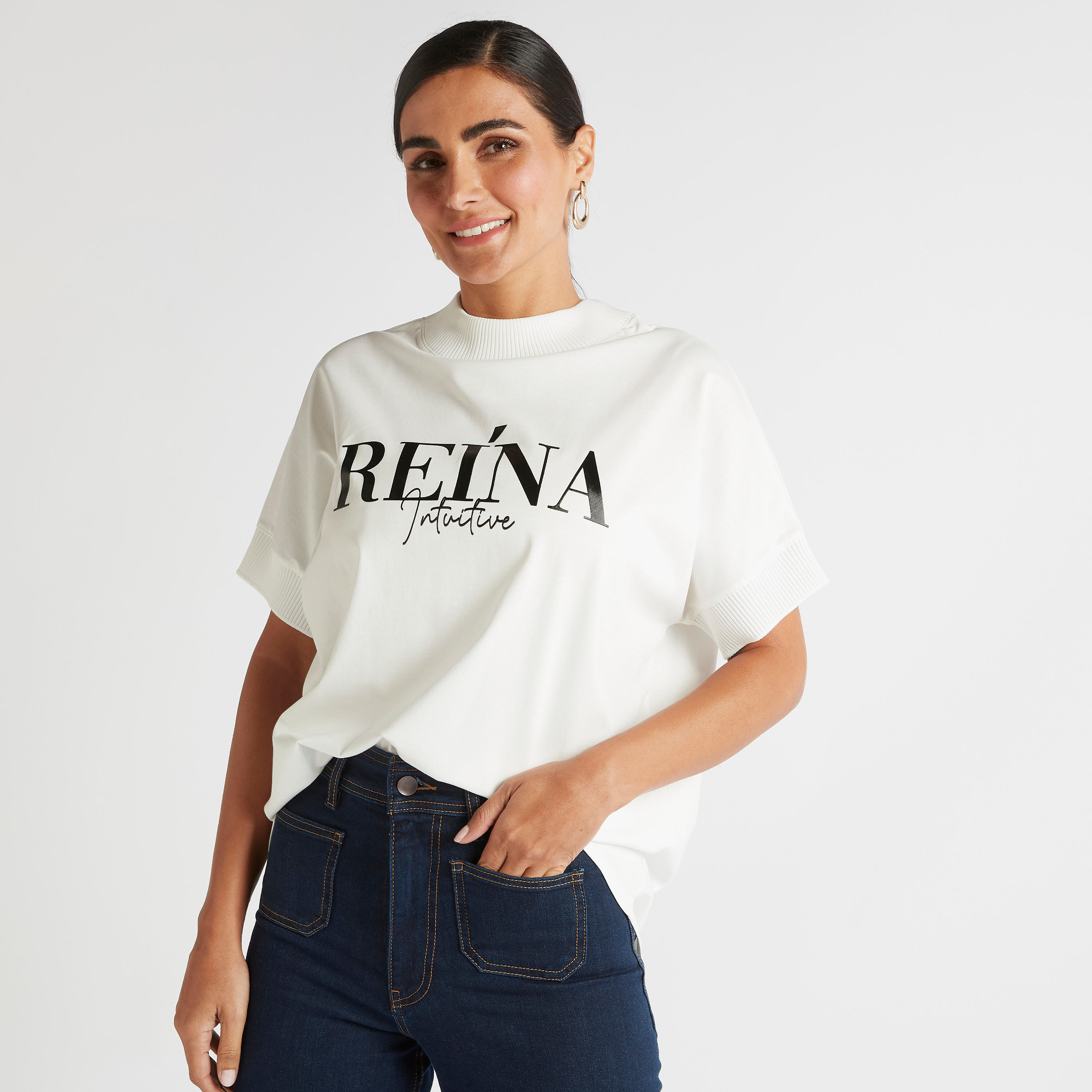 تيشيرت بياقة ضيّقة وأكمام قصيرة وطبعات من آيكونيك-women-clothing-tshirts-image-6