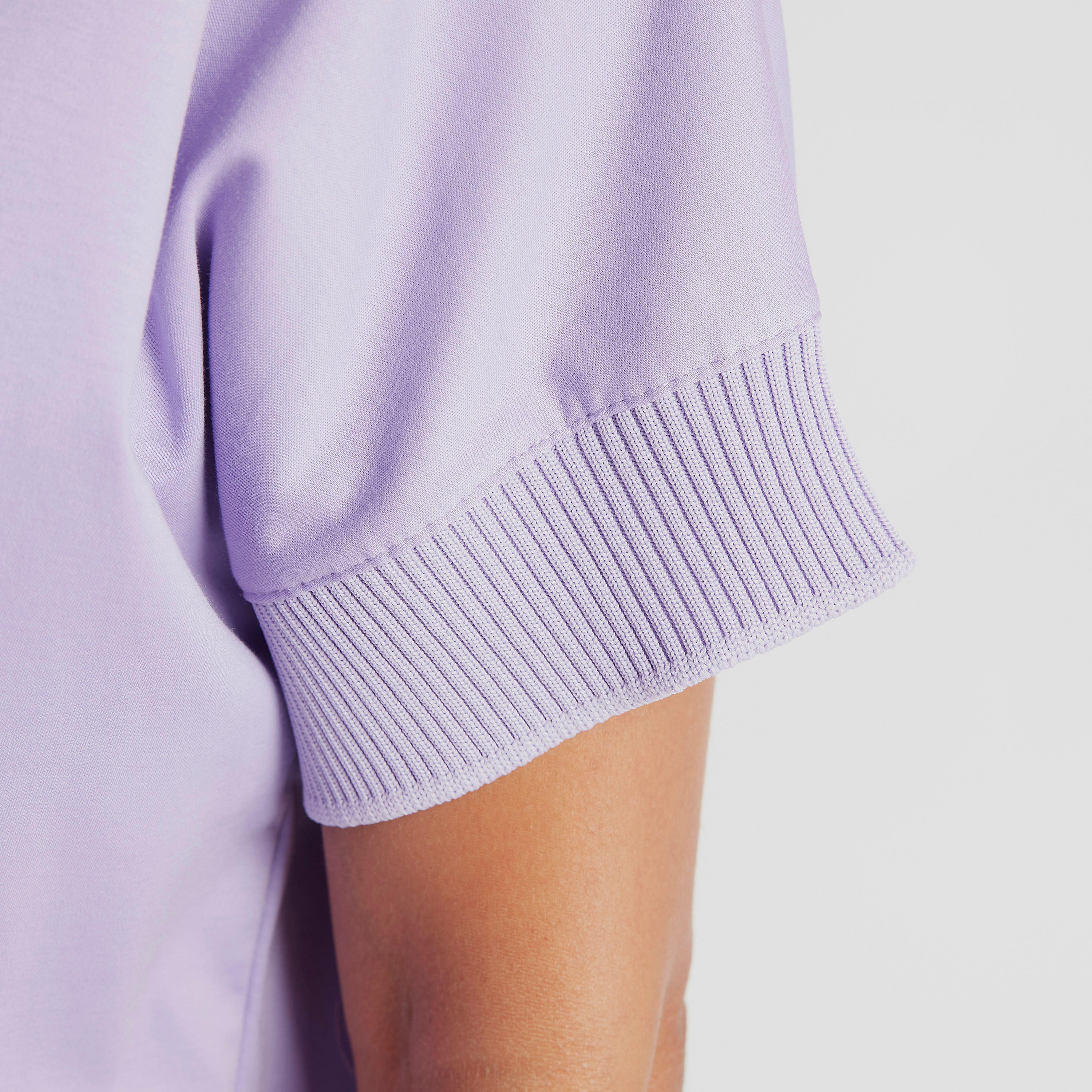 تيشيرت بياقة ضيّقة وأكمام قصيرة وطبعات نصية من آيكونيك-women-clothing-tshirts-image-3