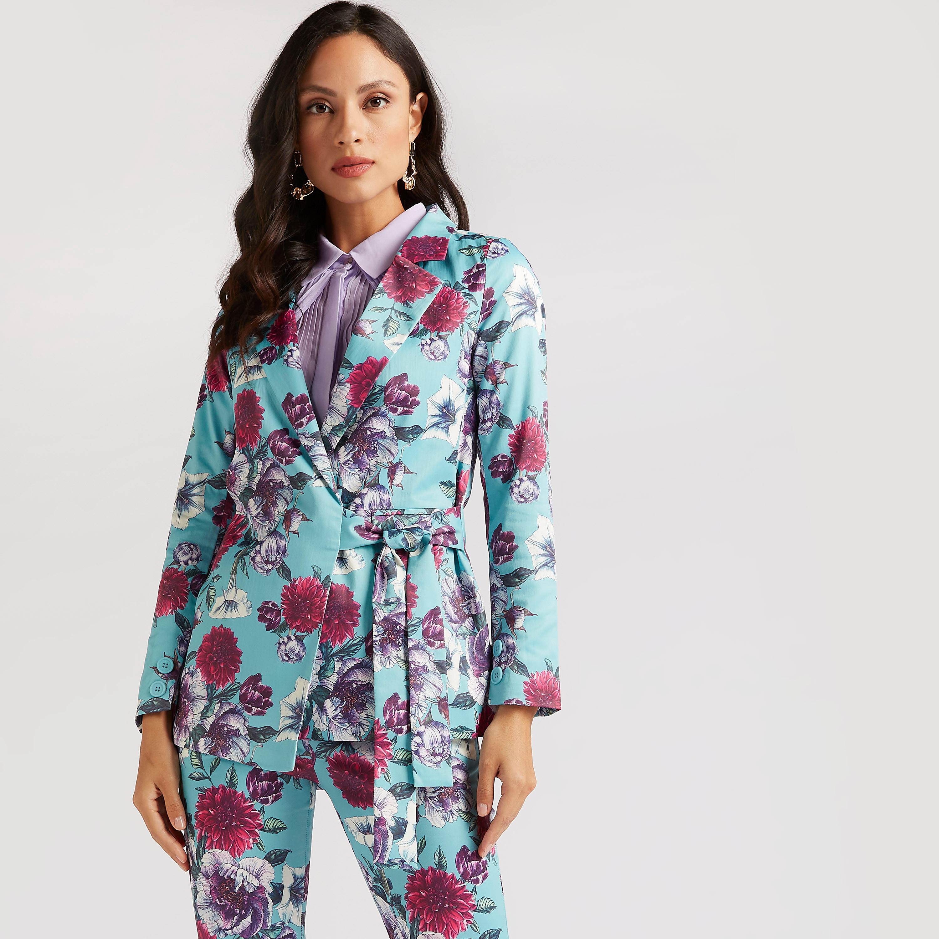 جاكيت بليزر بطبعات أزهار وياقة مطويّة وأربطة من آيكونيك-women-clothing-coatsandjackets-blazers-image-5