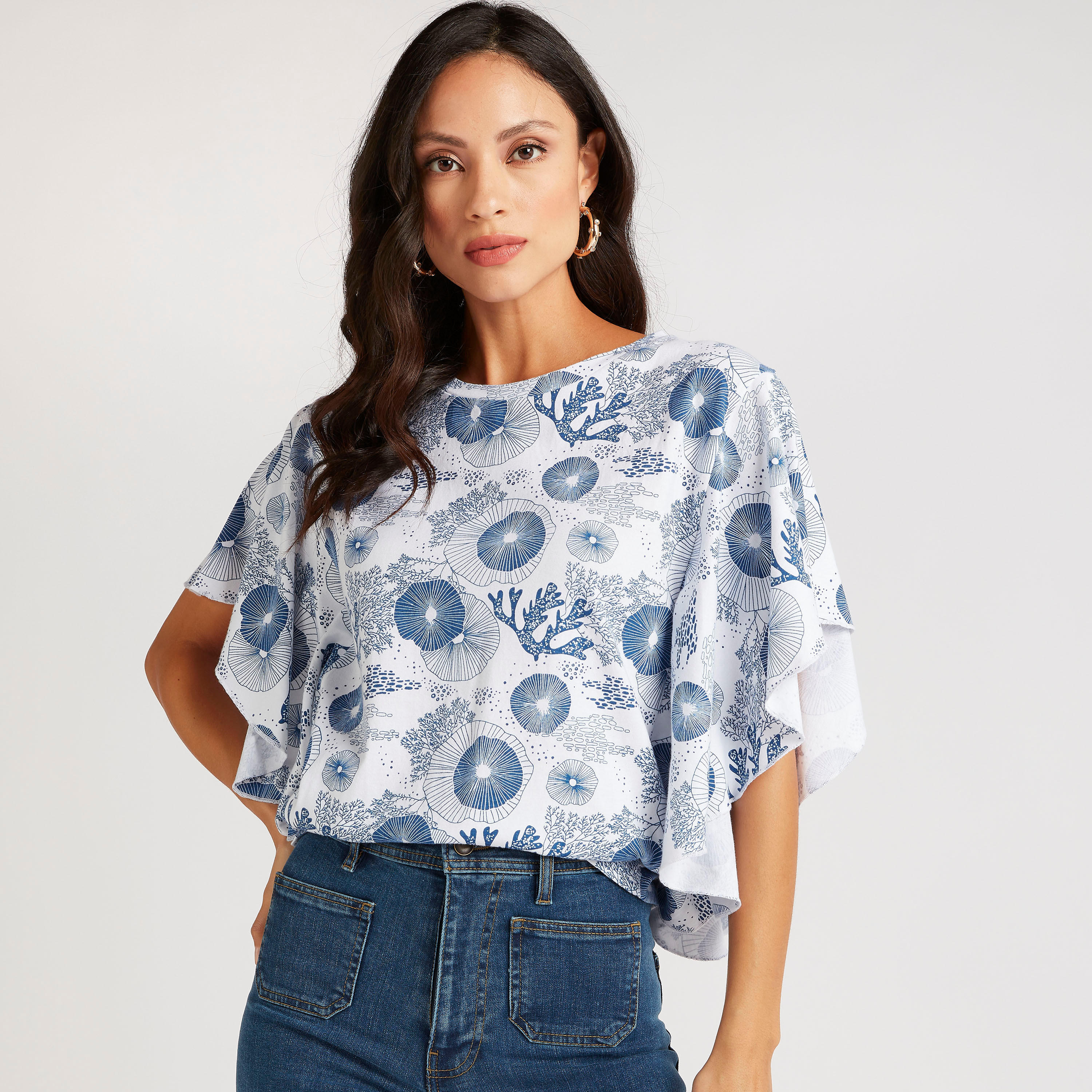 بلوزة بياقة ضيّقة وأكمام واسعة وطبعات مارين من آيكونيك-women-clothing-shirtsandblouses-blouses-image-1