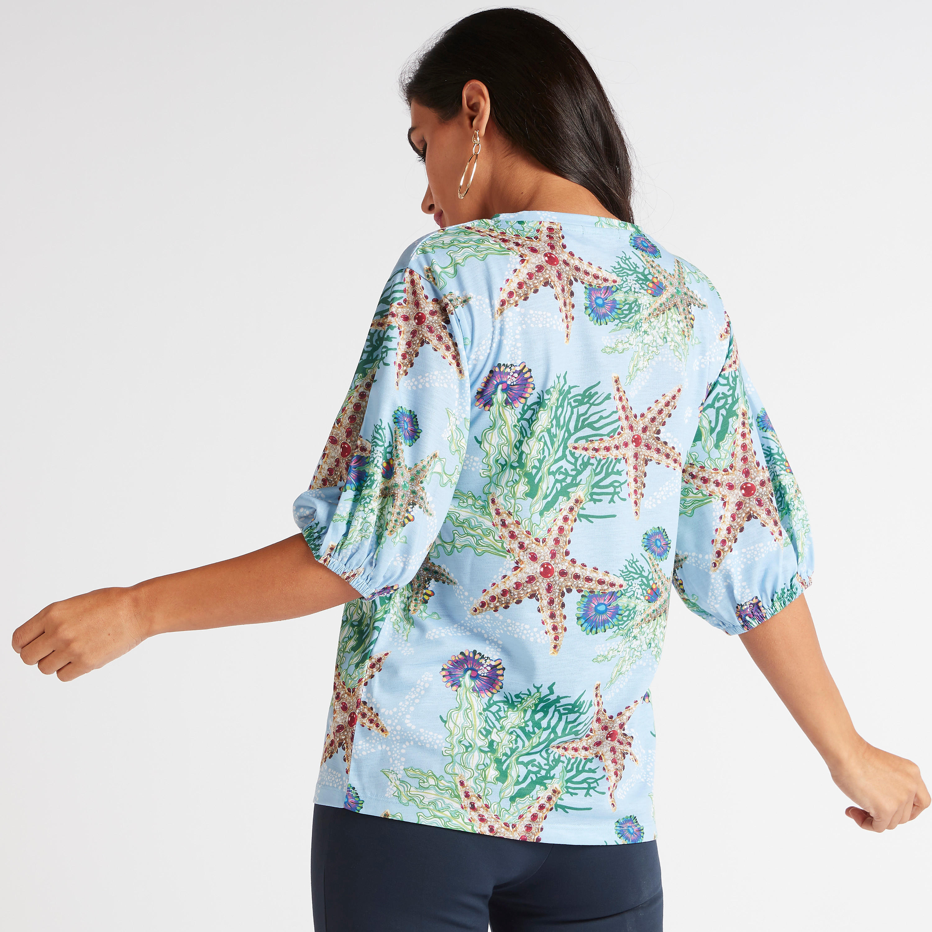 بلوزة بياقة مستديرة وأكمام قصيرة وطبعات نجمة البحر من آيكونيك-women-clothing-shirtsandblouses-blouses-image-4