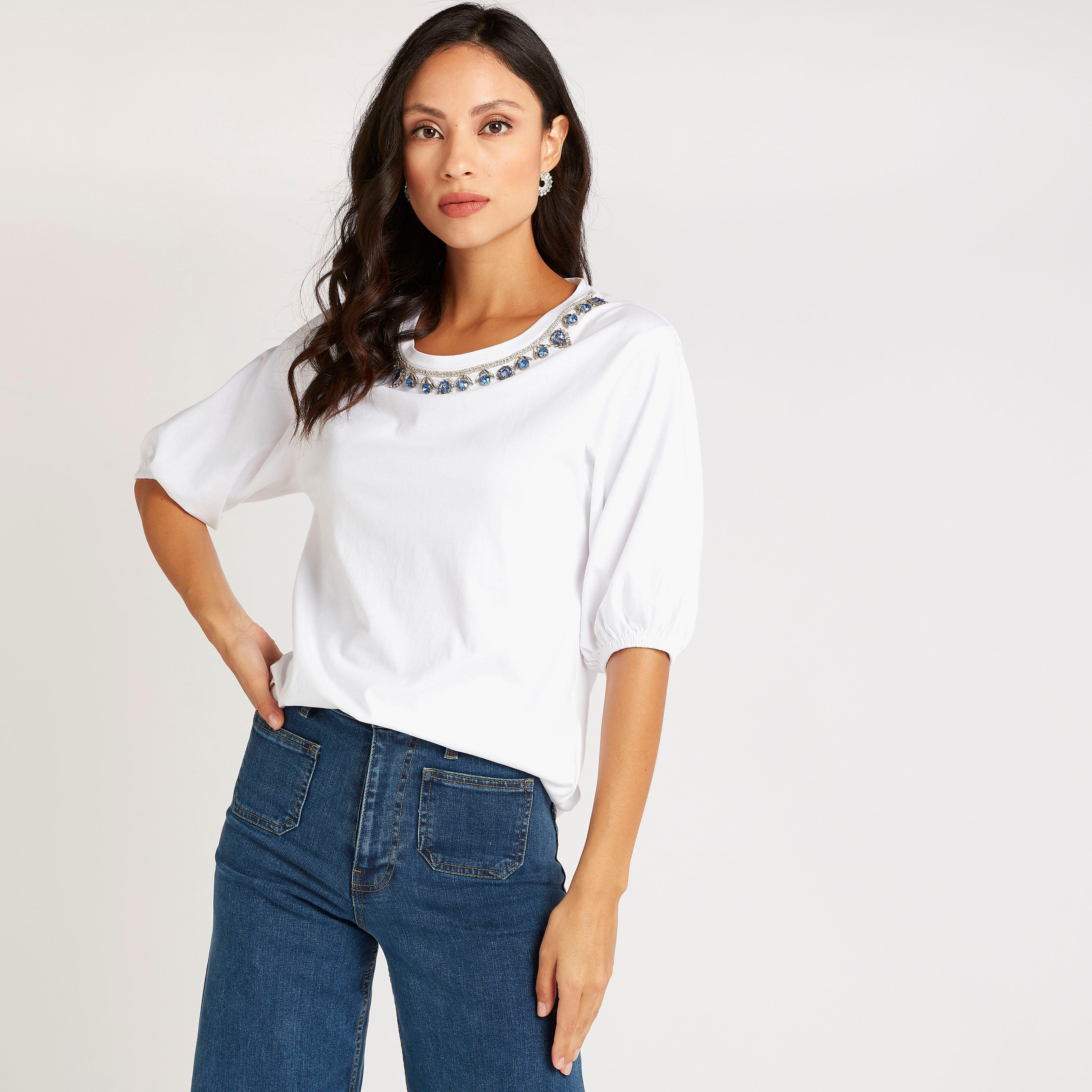 تيشيرت مزيّن بياقة مستديرة وأكمام قصيرة من آيكونيك-women-clothing-tshirts-image-1