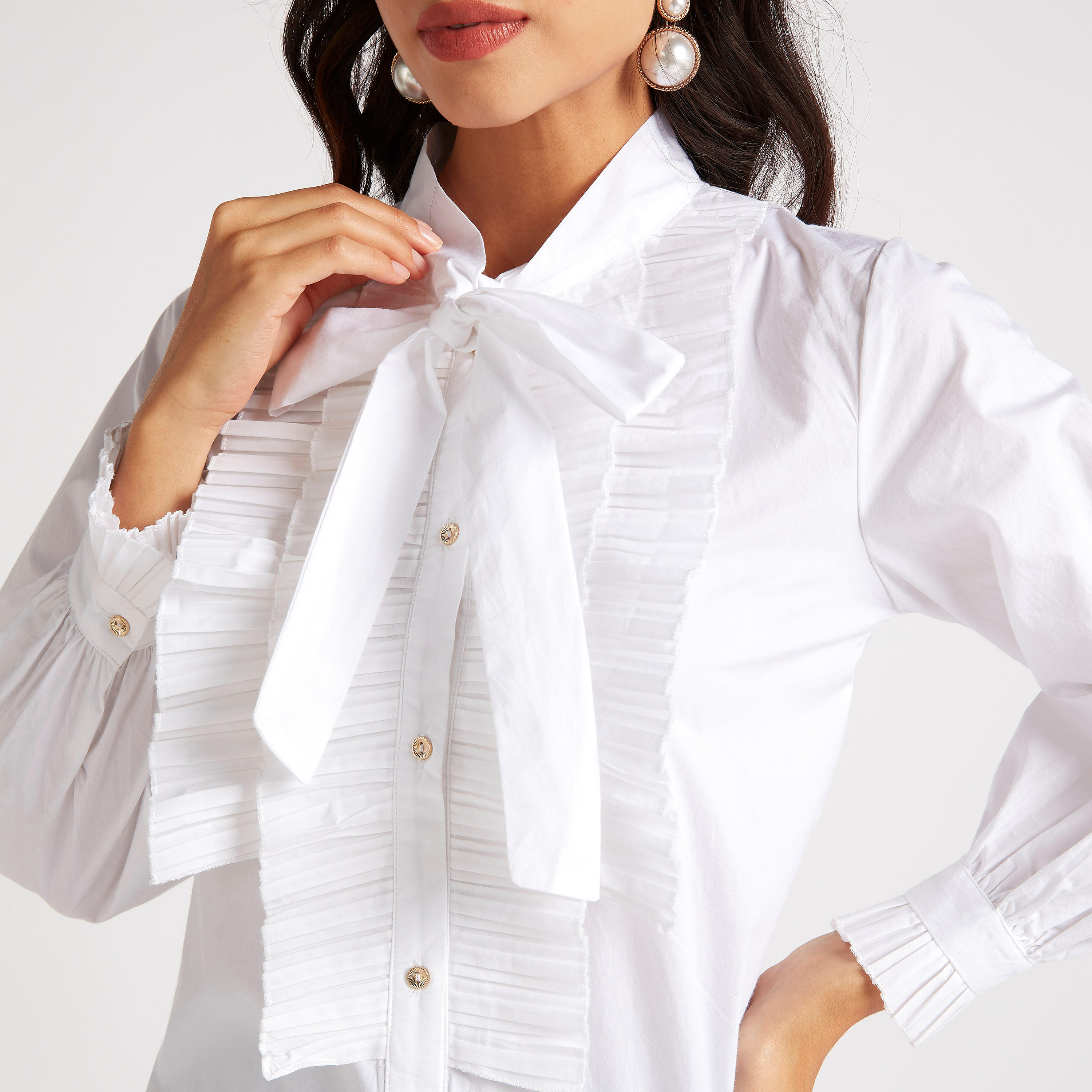 قميص سادة بكُسرات وربطة عنق من آيكونيك-women-clothing-shirtsandblouses-shirts-image-5