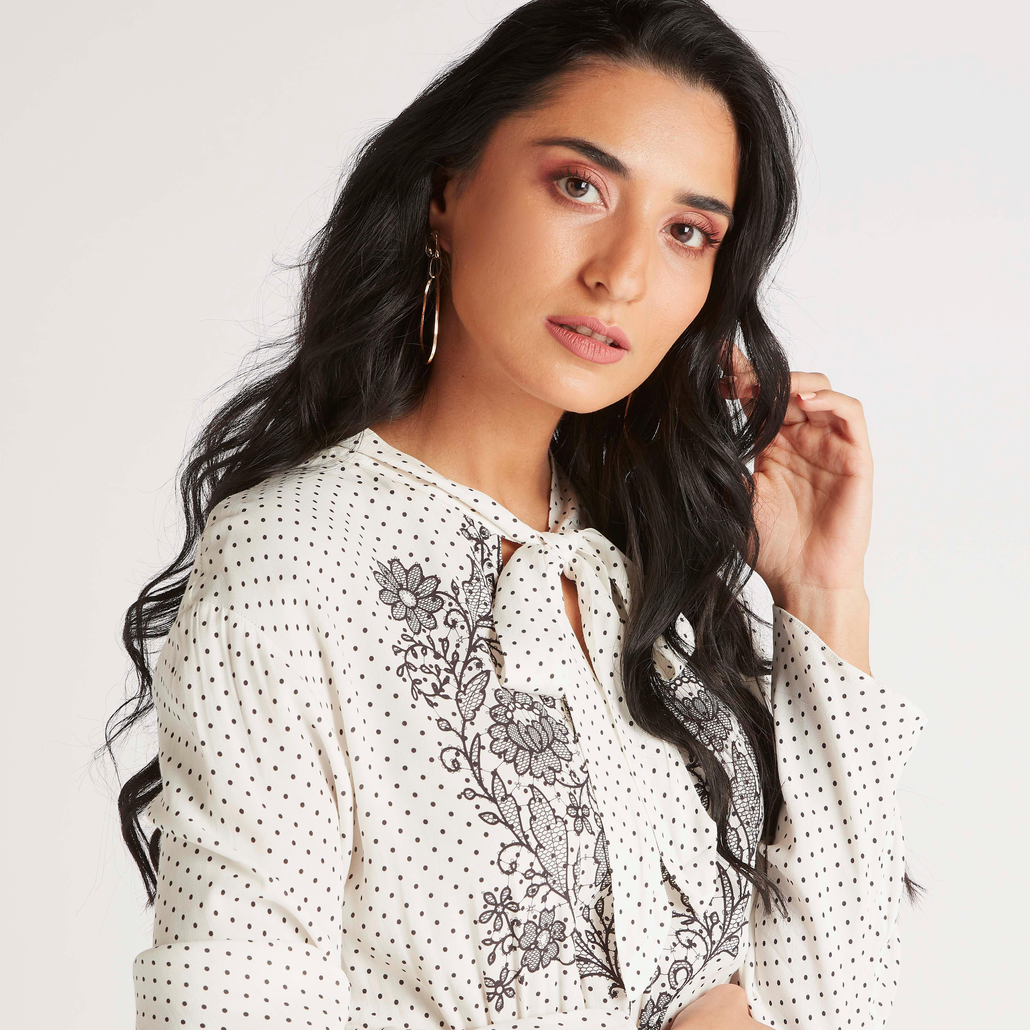 فستان طويل بتطريز زهري وطبعات من آيكونيك-women-clothing-dresses-image-4