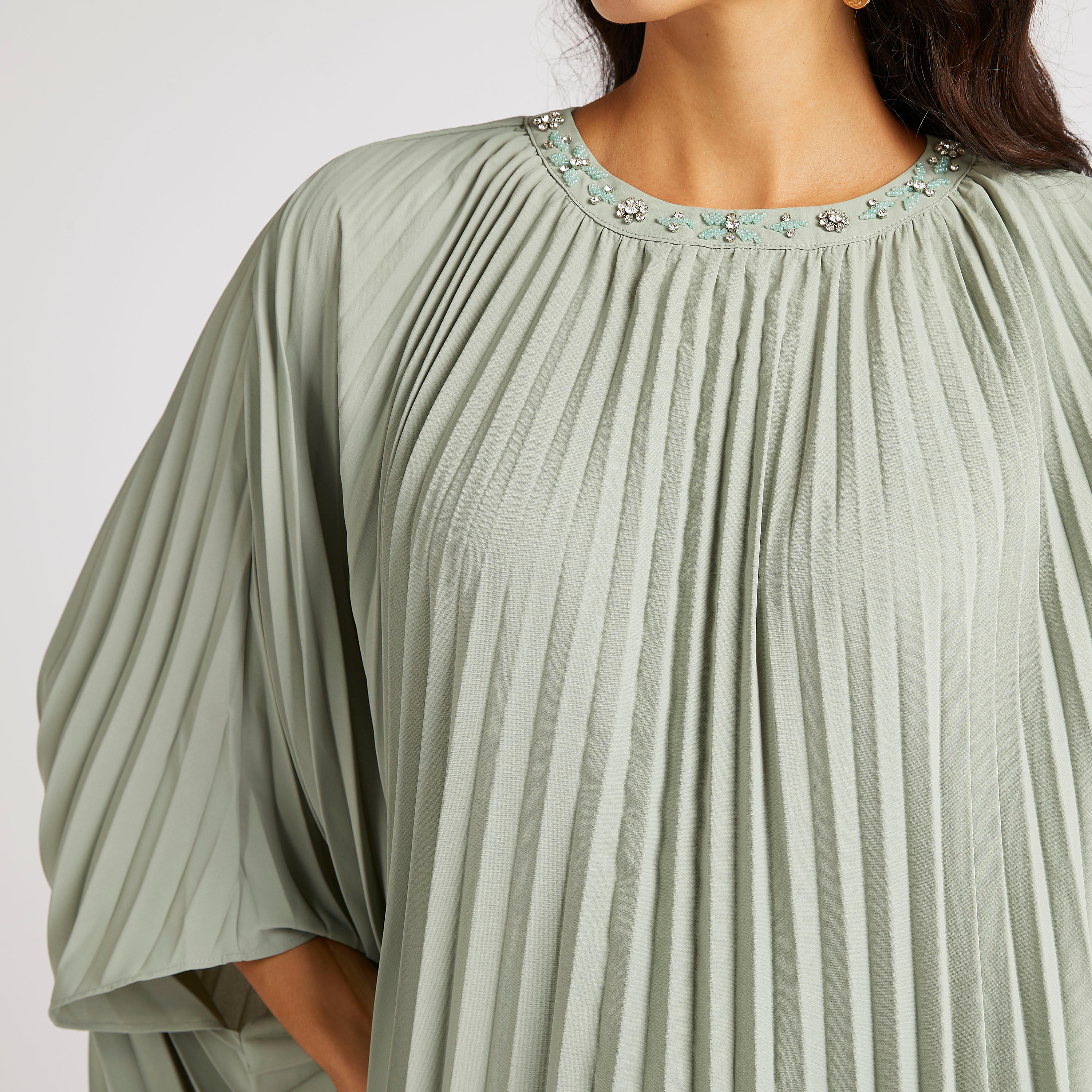 فستان قفطان طويل مكشكش من أيكونيك برقبة مطرزة-women-clothing-dresses-image-3