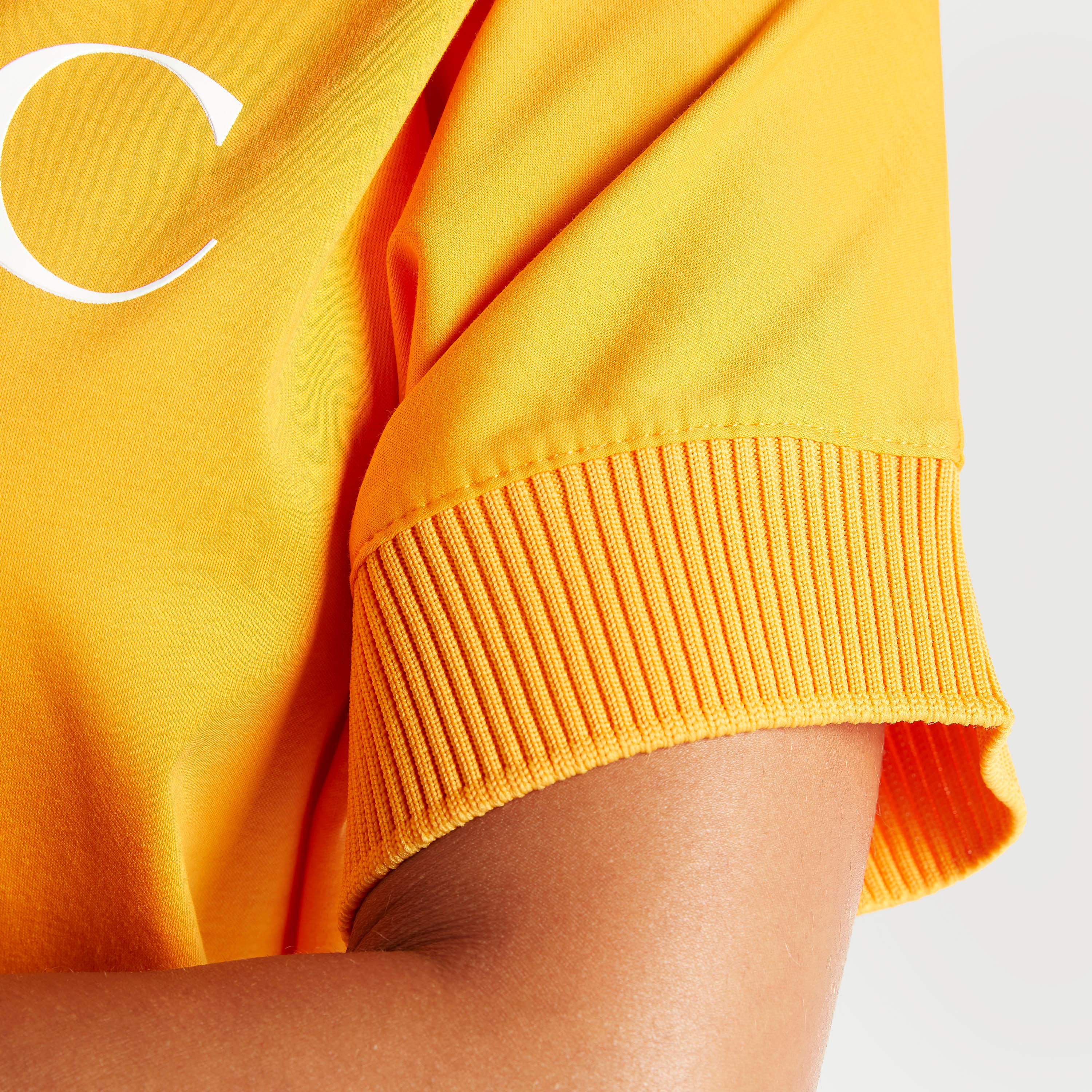 تيشيرت بياقة ضيّقة وأكمام قصيرة وطبعات نصية من آيكونيك-women-clothing-tshirts-image-3