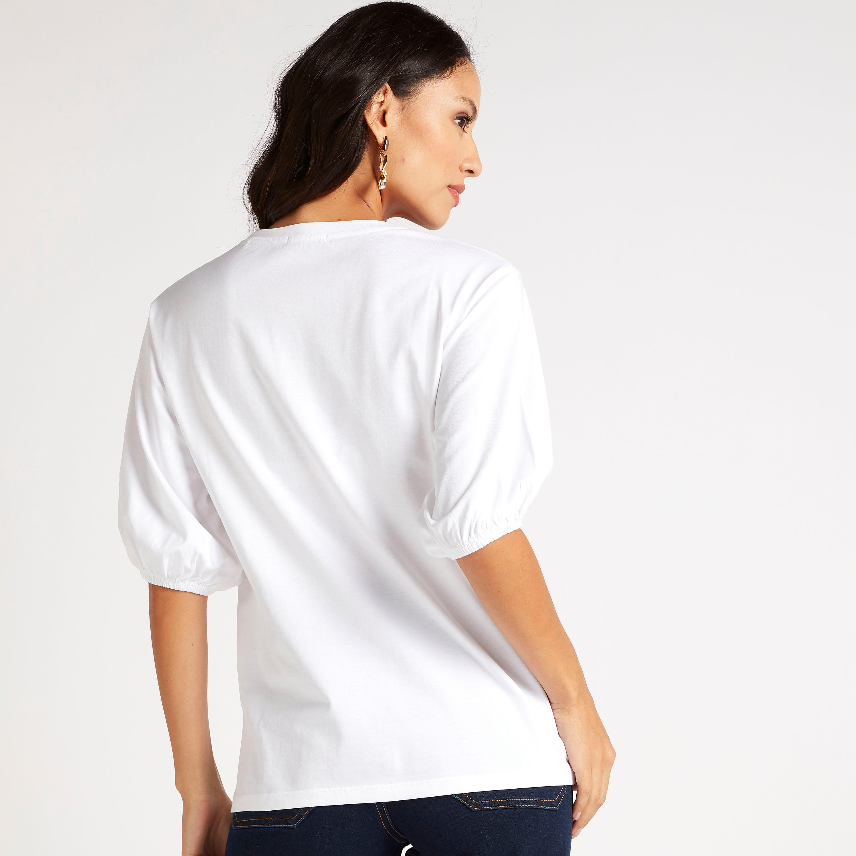 تيشيرت بياقة مستديرة وأكمام قصيرة وطبعات من آيكونيك-women-clothing-tshirts-image-4