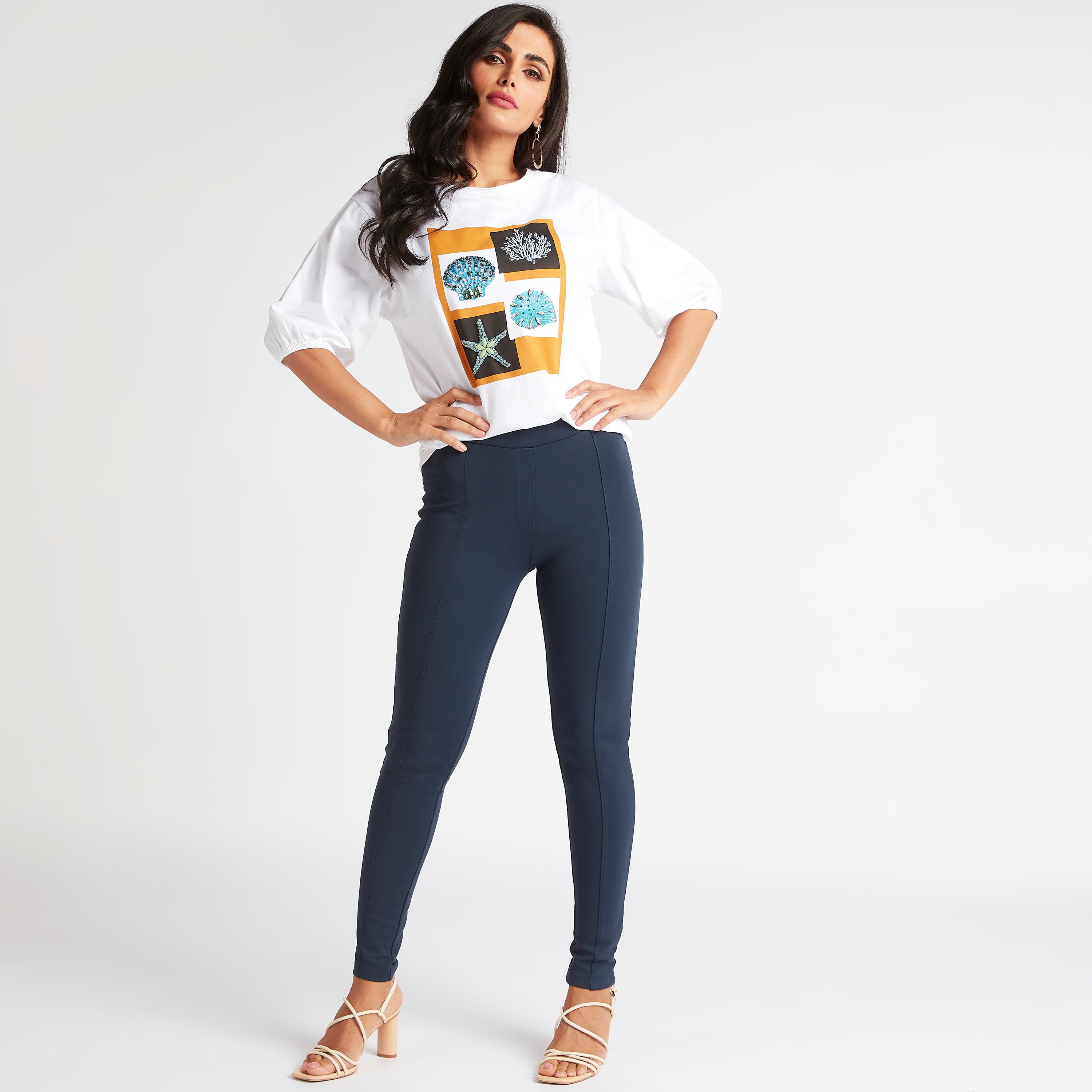 تيشيرت بياقة مستديرة وأكمام قصيرة وطبعات من آيكونيك-women-clothing-tshirts-image-2
