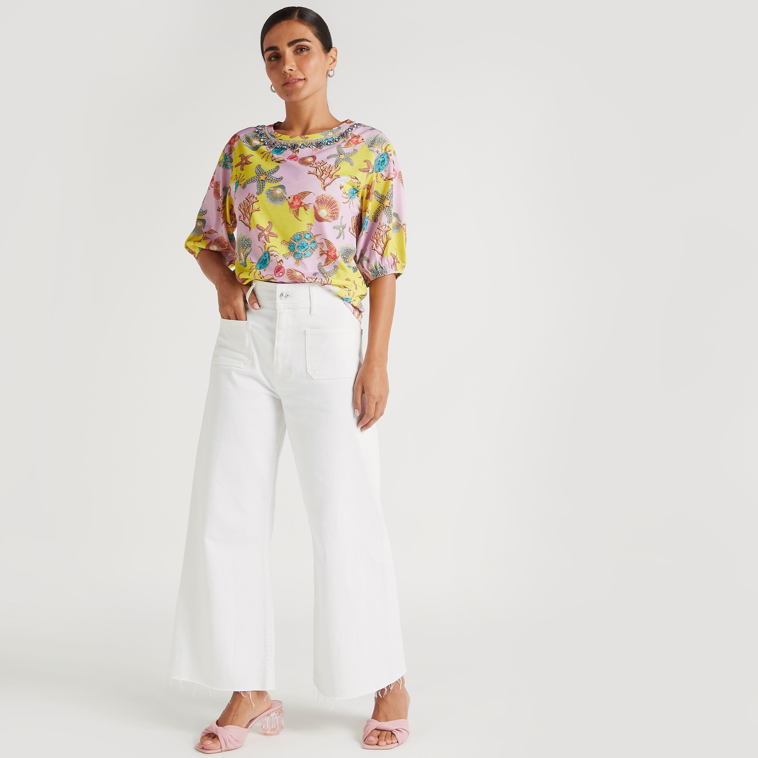 بلوزة بياقة ضيّقة وتزيينات وطبعات نجمة البحر من آيكونيك-women-clothing-shirtsandblouses-blouses-image-2