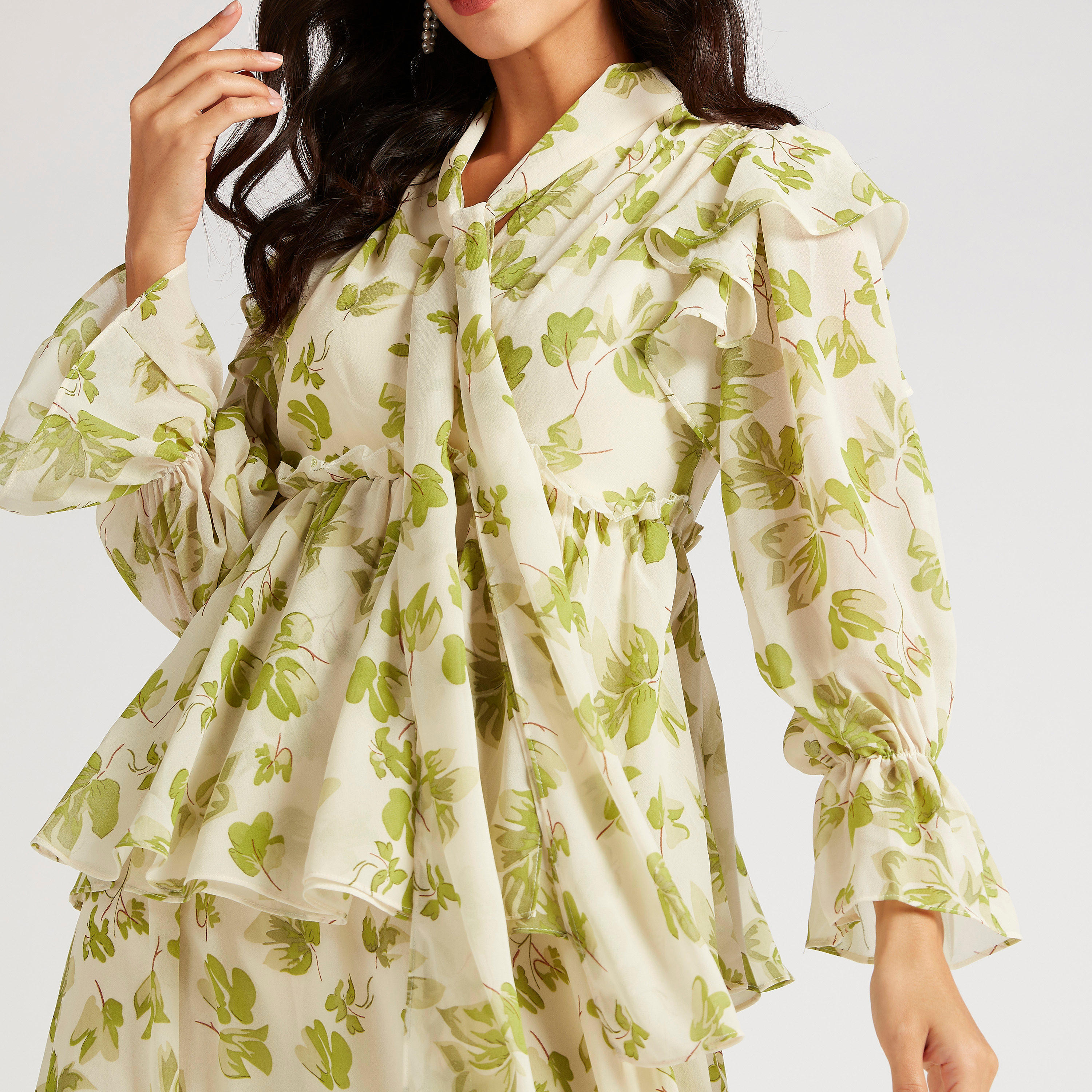 فستان طويل بطبعات ورق شجر وربطة عنق من آيكونيك-women-clothing-dresses-image-5