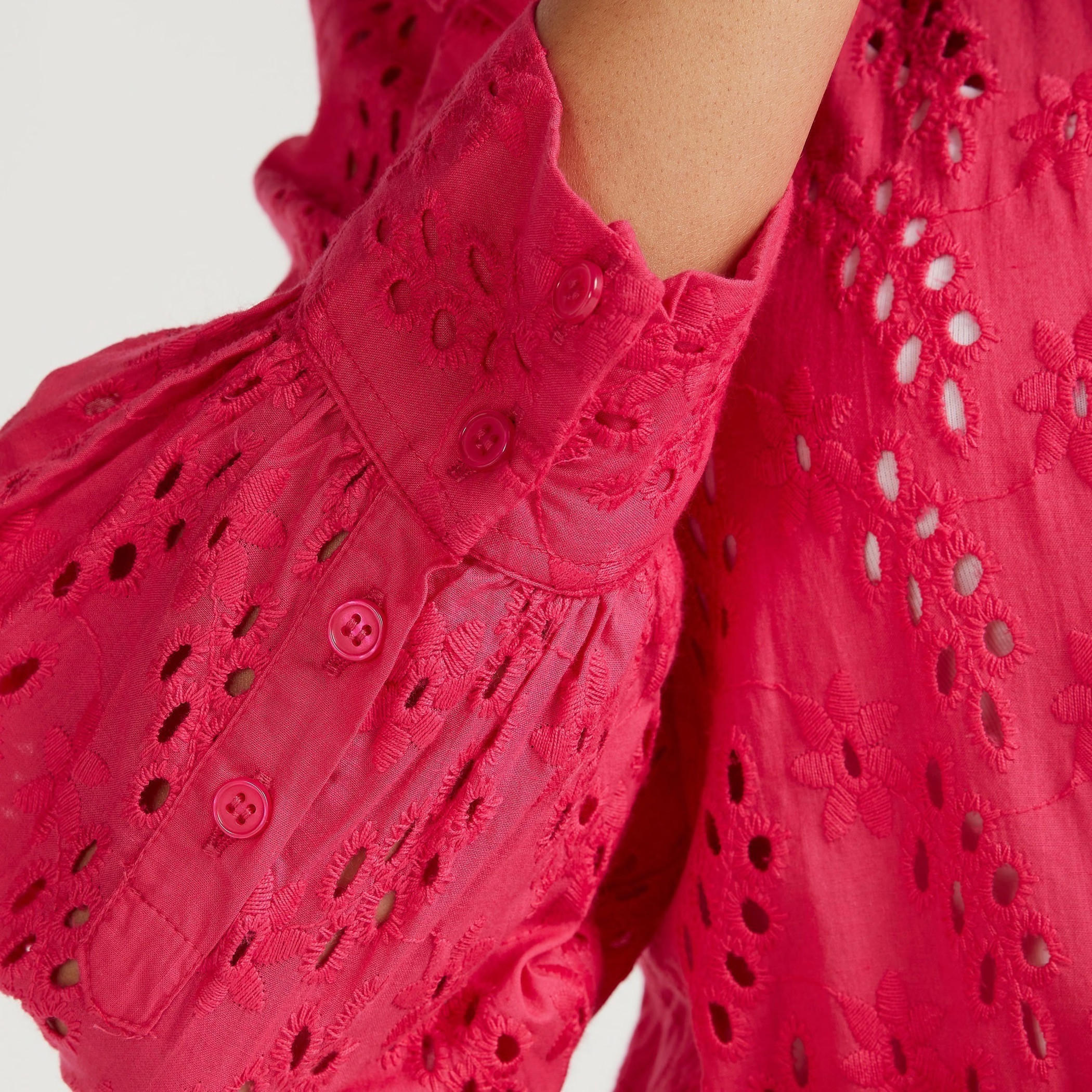 توب مطرز بياقة ماندارين وتفاصيل كشكش من آيكونيك-women-clothing-shirtsandblouses-blouses-image-1