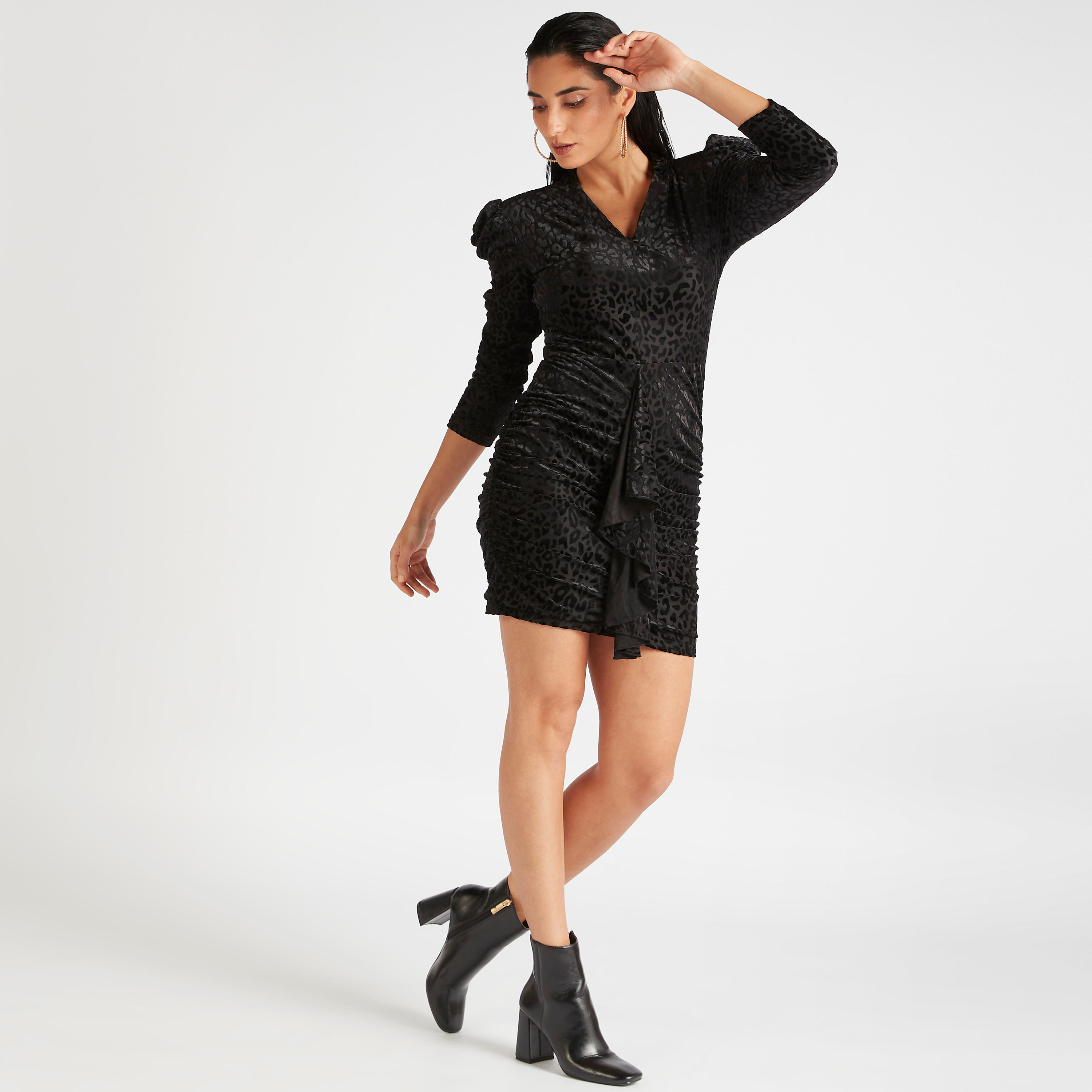 فستان قصير مستدام بياقة V وأكمام طويلة وطبعات حيوانات من أيكونك-women-clothing-dresses-image-2