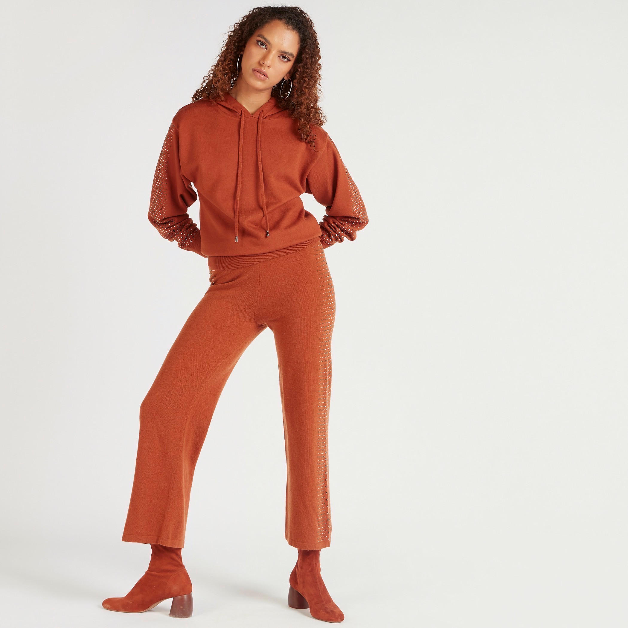 سويت شيرت سادة بقبعة وأكمام طويلة من آيكونك-women-winterwear-hoodiesandsweatshirts-hoodies-image-2