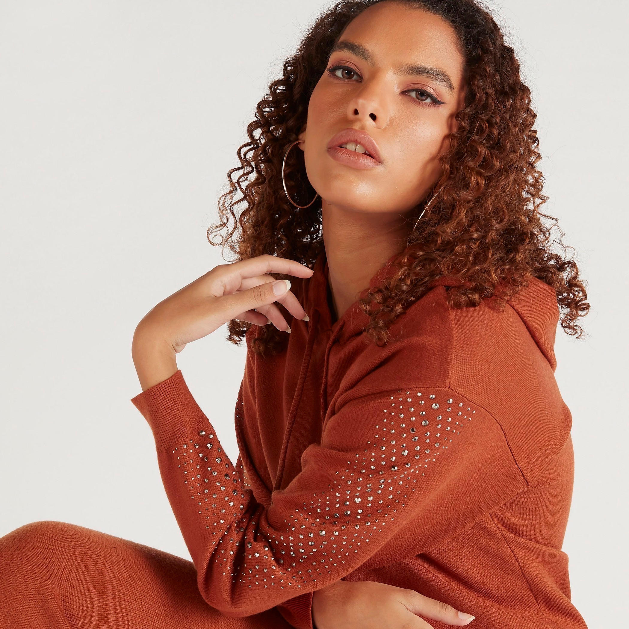 سويت شيرت سادة بقبعة وأكمام طويلة من آيكونك-women-winterwear-hoodiesandsweatshirts-hoodies-image-5