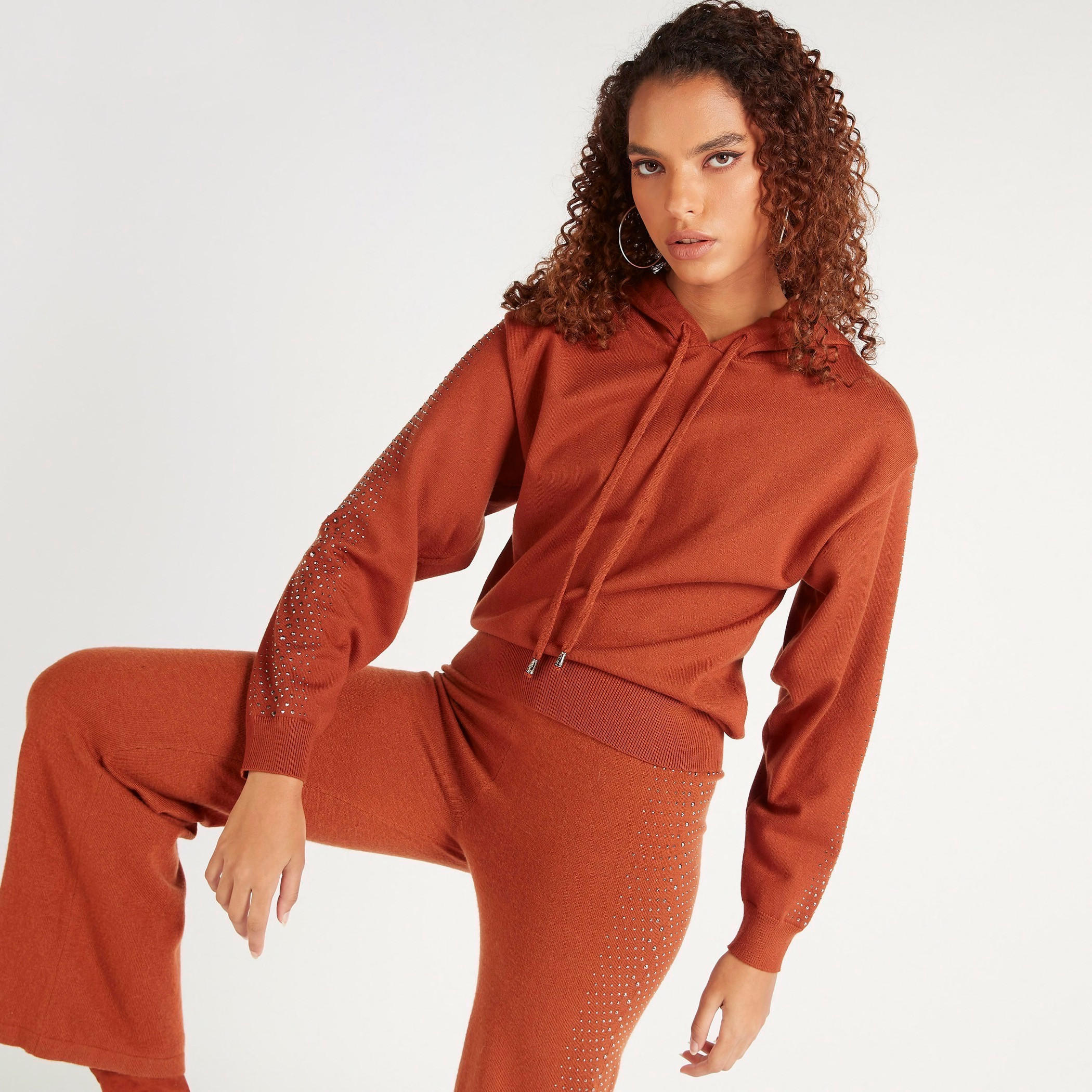سويت شيرت سادة بقبعة وأكمام طويلة من آيكونك-women-winterwear-hoodiesandsweatshirts-hoodies-image-6